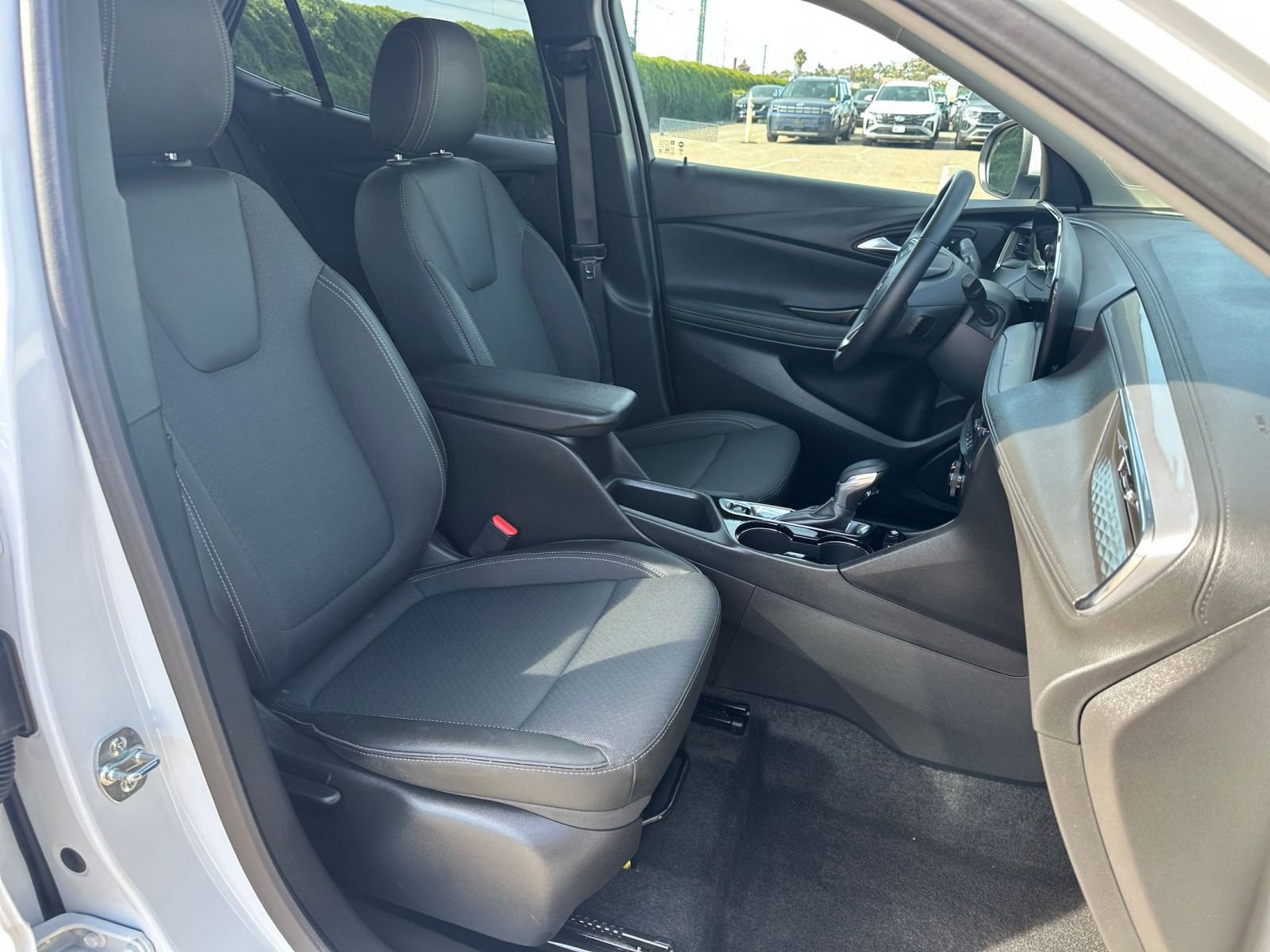 Thumbnail: 2025 Buick Encore GX - 34