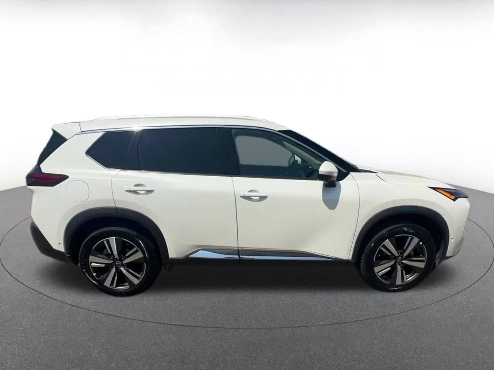 Thumbnail: 2023 Nissan Rogue - 16