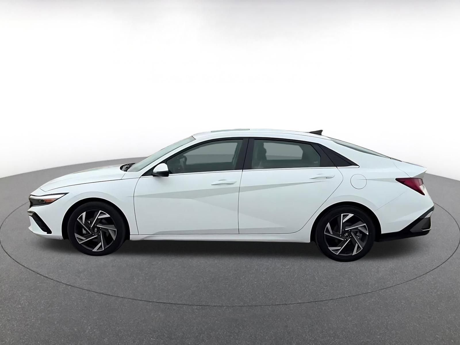 Thumbnail: 2025 Hyundai Elantra - 9