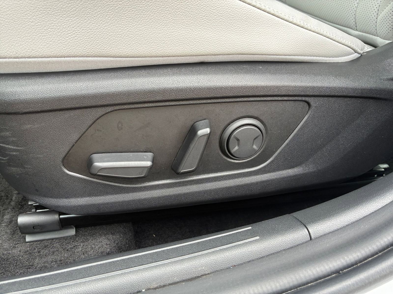 Thumbnail: 2025 Hyundai Elantra - 23