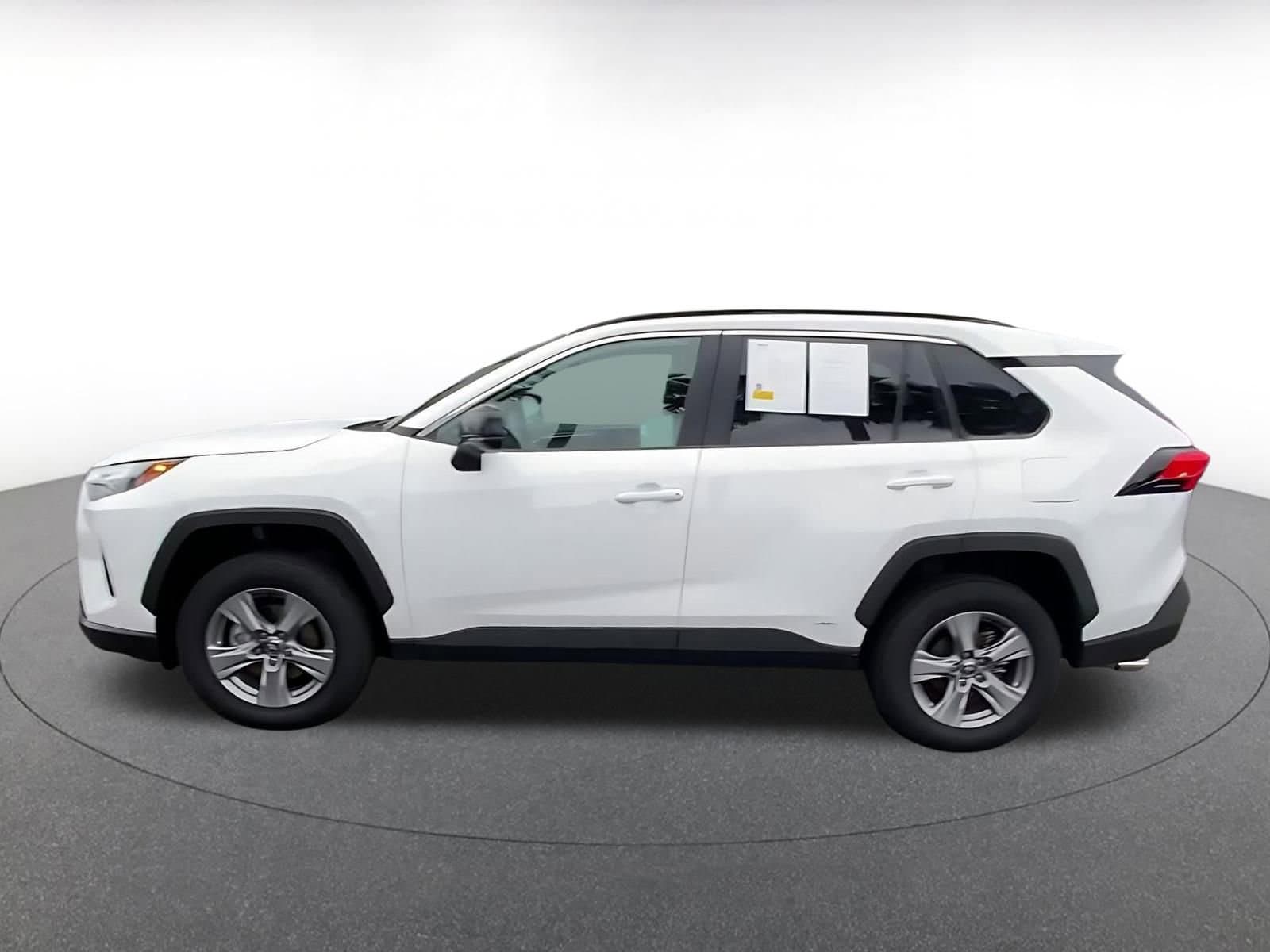 Thumbnail: 2025 Toyota RAV4 - 9