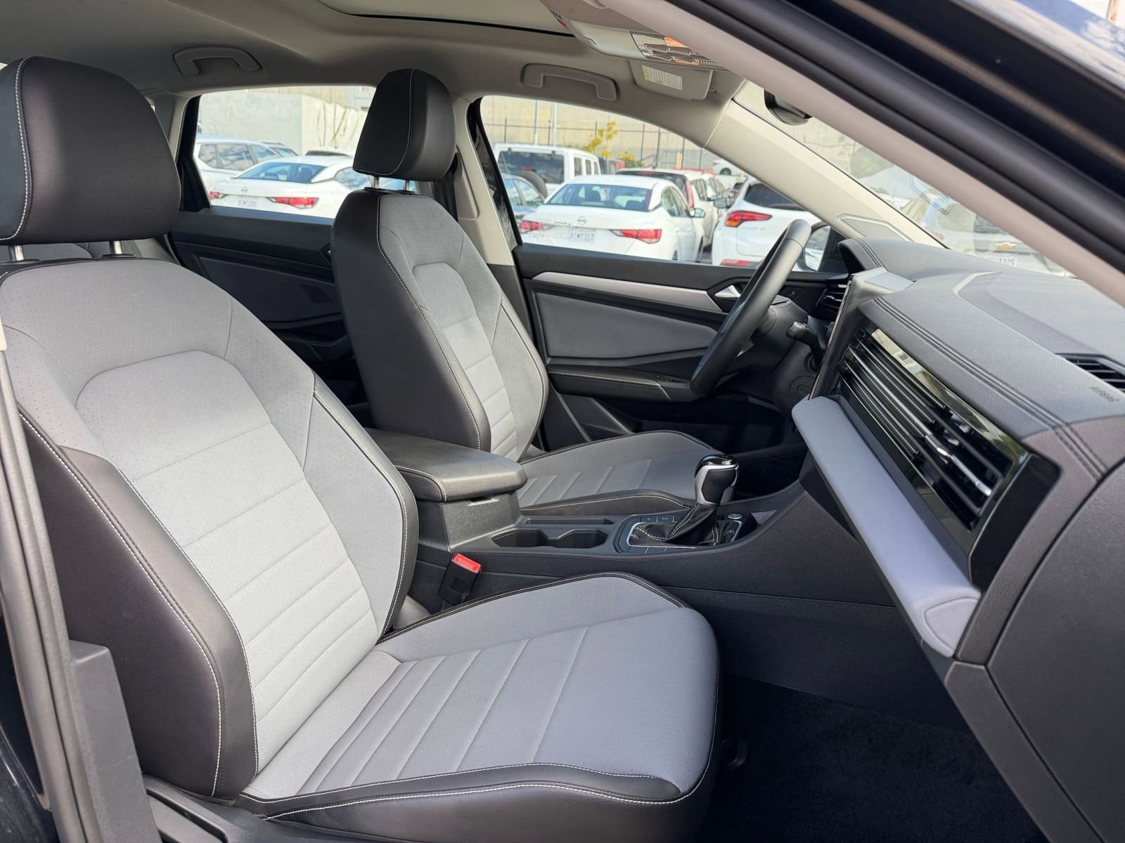 Thumbnail: 2025 Volkswagen Jetta - 35