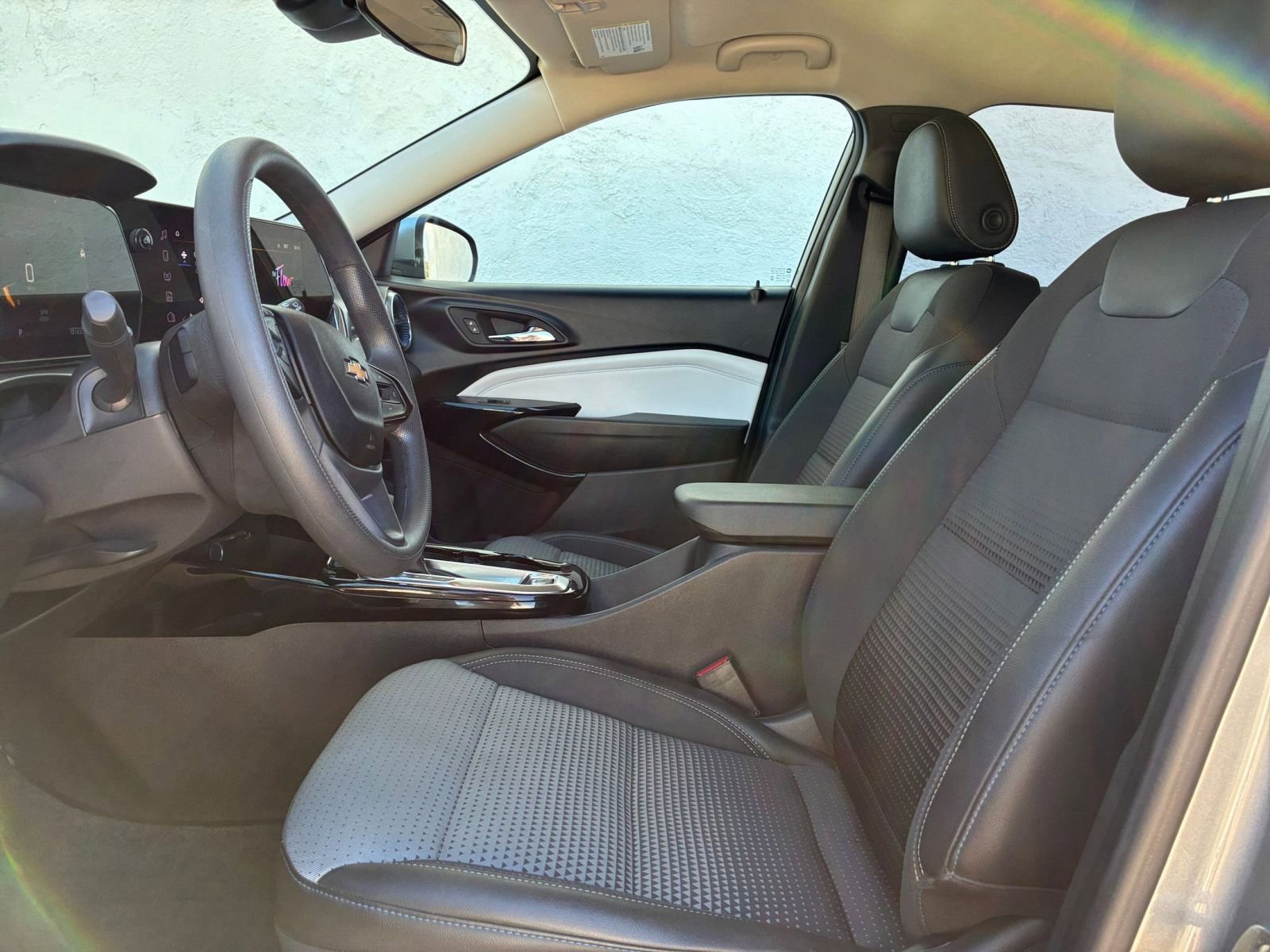 Thumbnail: 2025 Chevrolet Trax - 25
