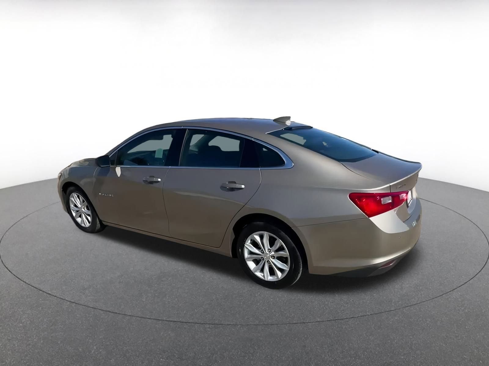 Thumbnail: 2023 Chevrolet Malibu - 10