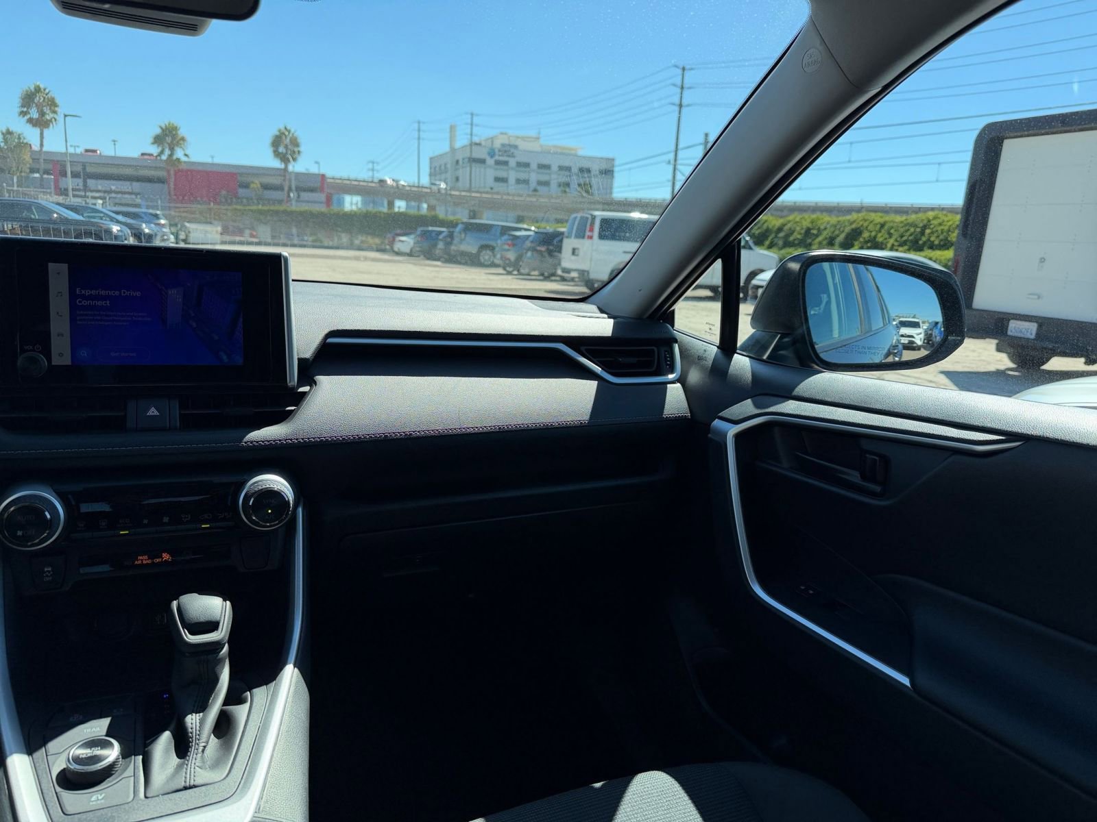 Thumbnail: 2025 Toyota RAV4 - 34