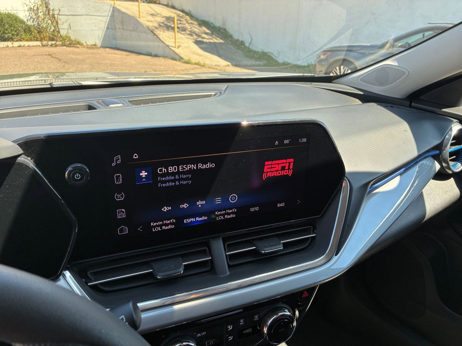 Thumbnail: 2025 Chevrolet Trax - 20