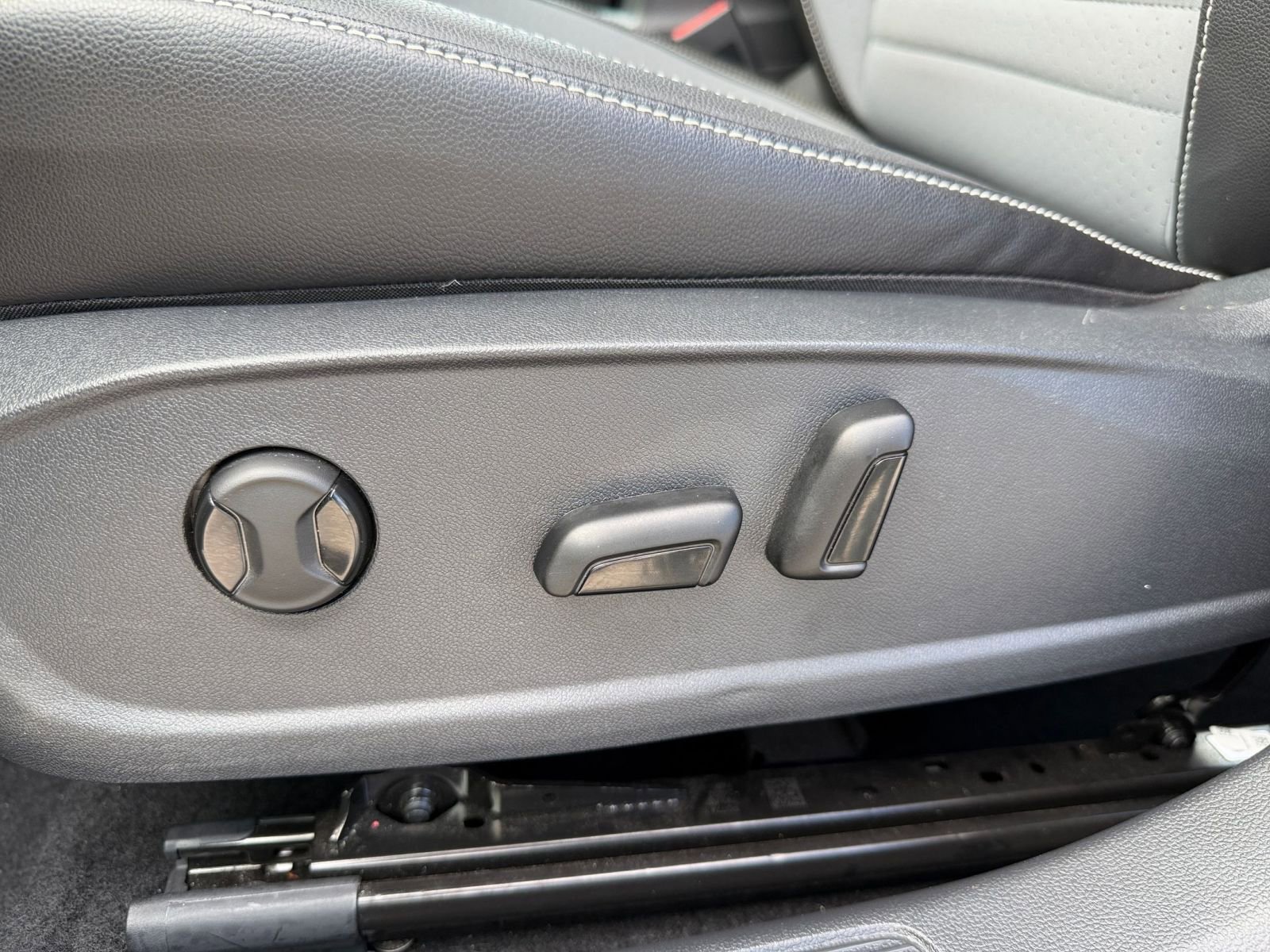 Thumbnail: 2025 Volkswagen Jetta - 23