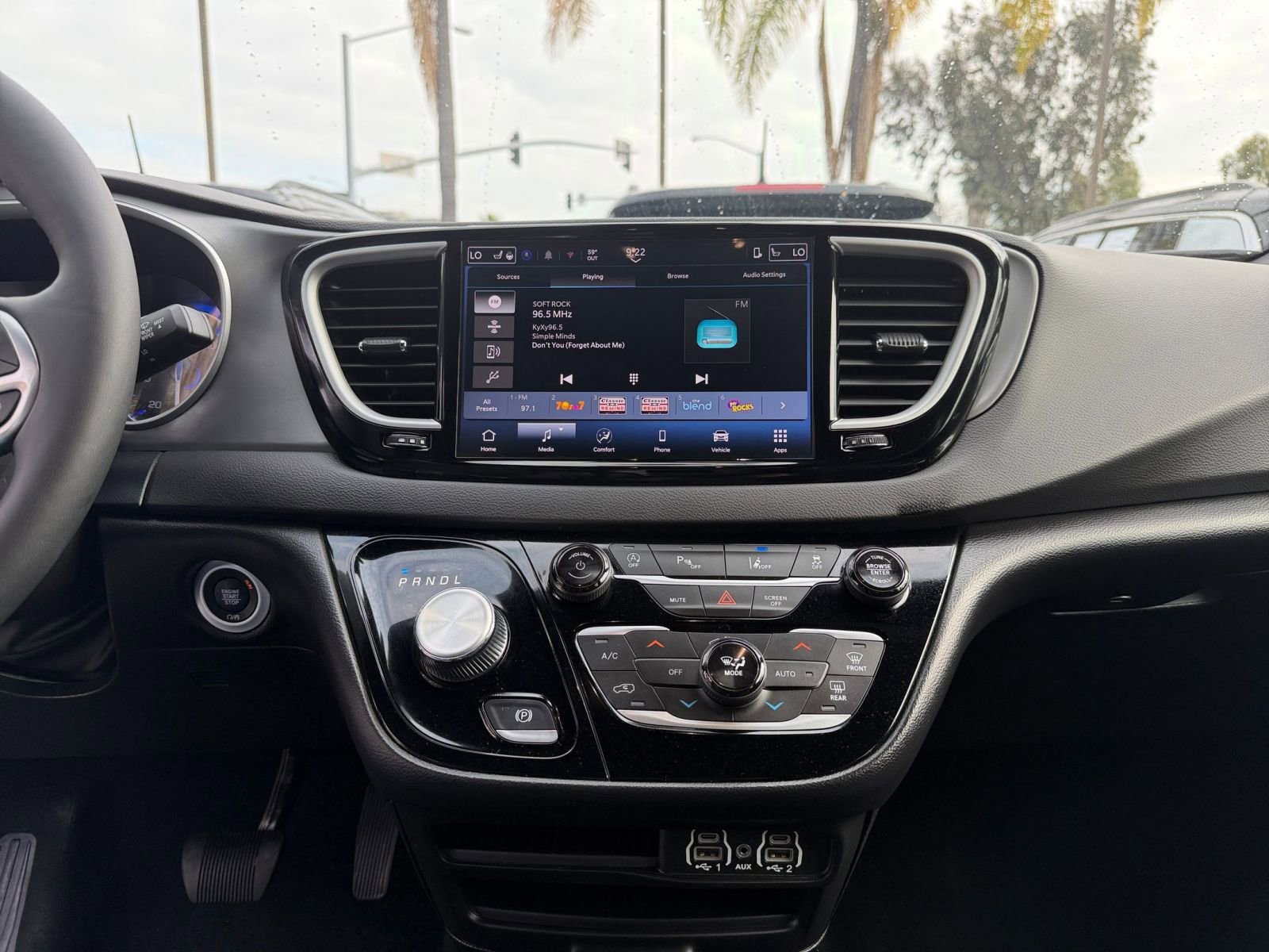 Thumbnail: 2025 Chrysler Pacifica - 17