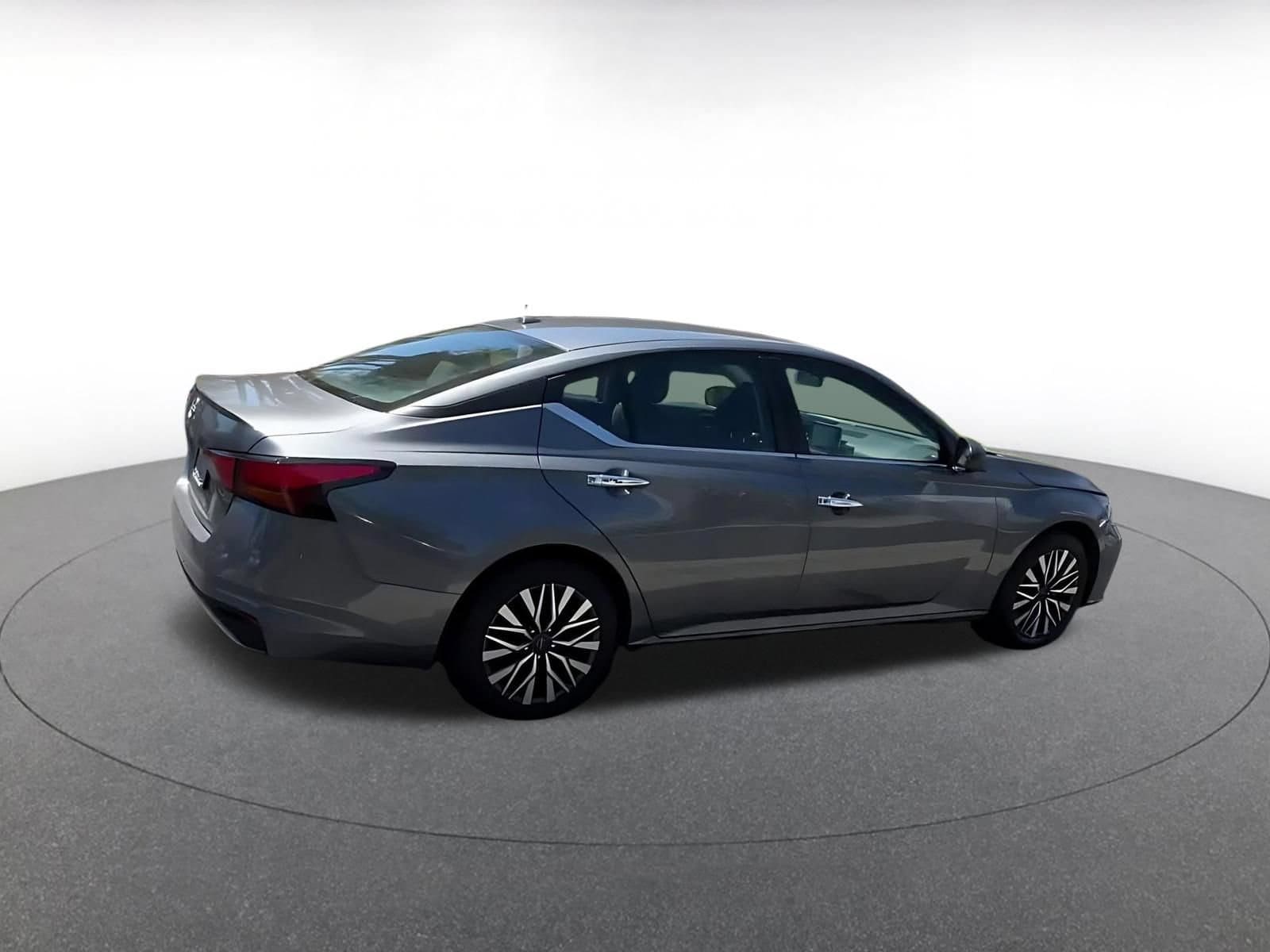 Thumbnail: 2025 Nissan Altima - 14
