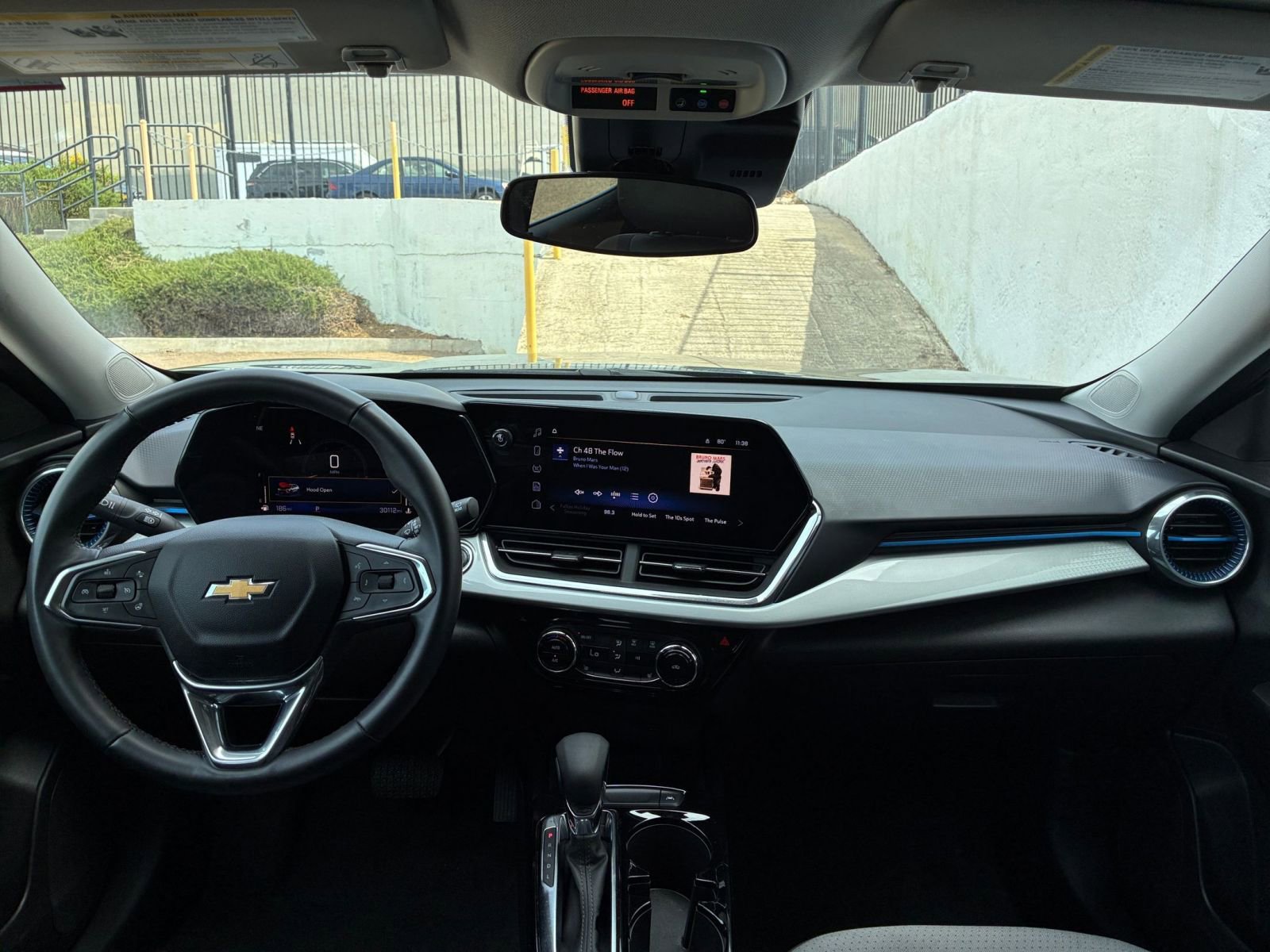 Thumbnail: 2025 Chevrolet Trax - 32
