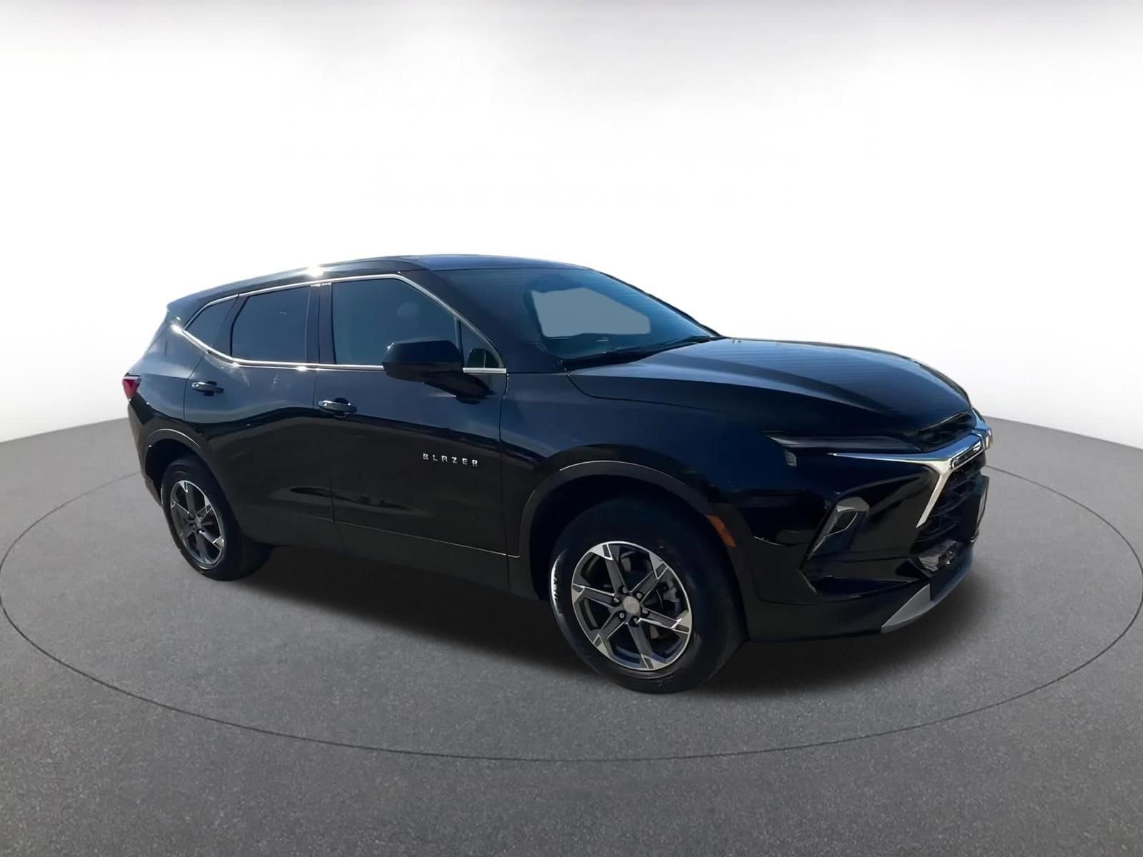 Thumbnail: 2025 Chevrolet Blazer - 2