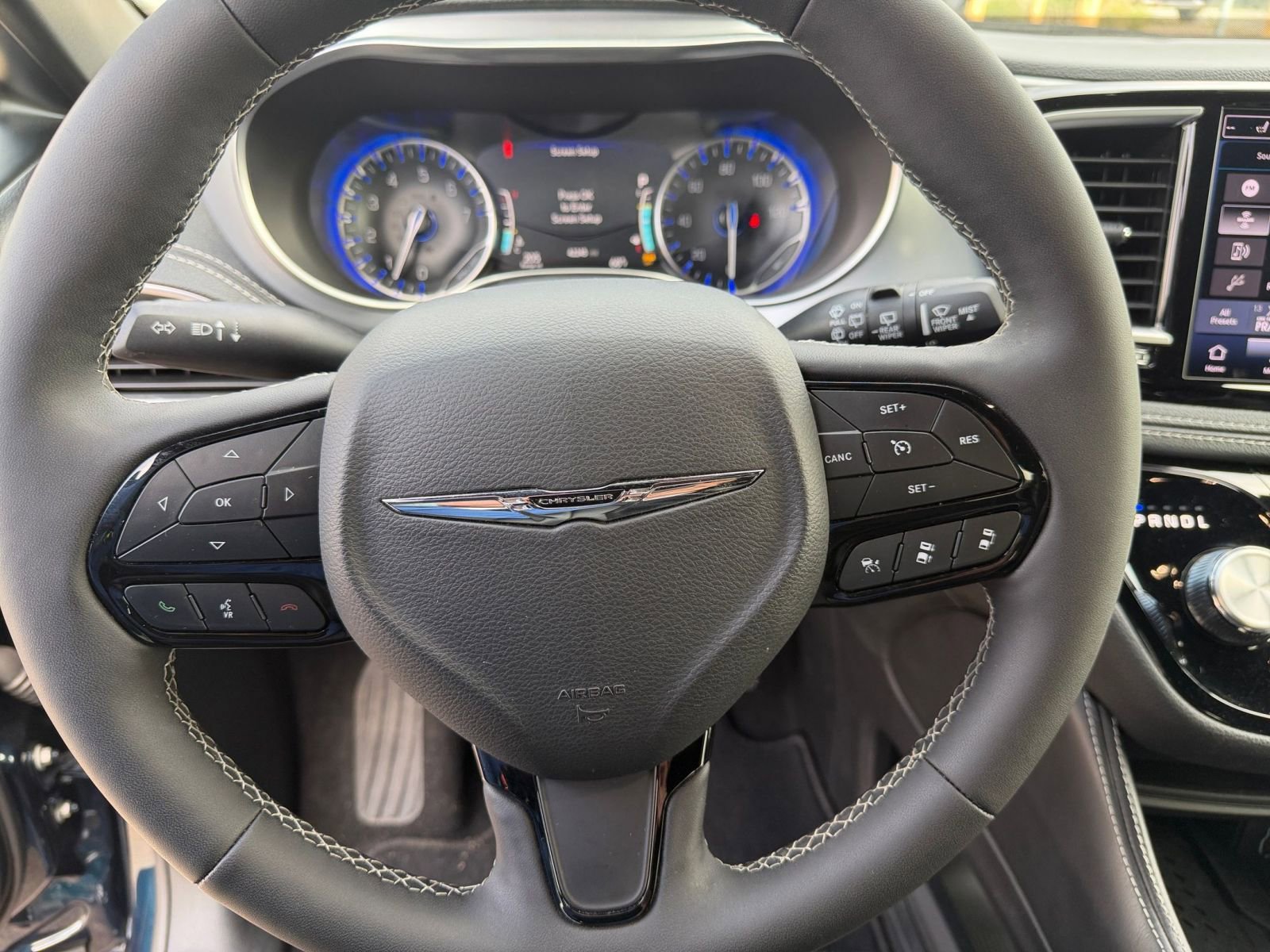 Thumbnail: 2025 Chrysler Pacifica - 31