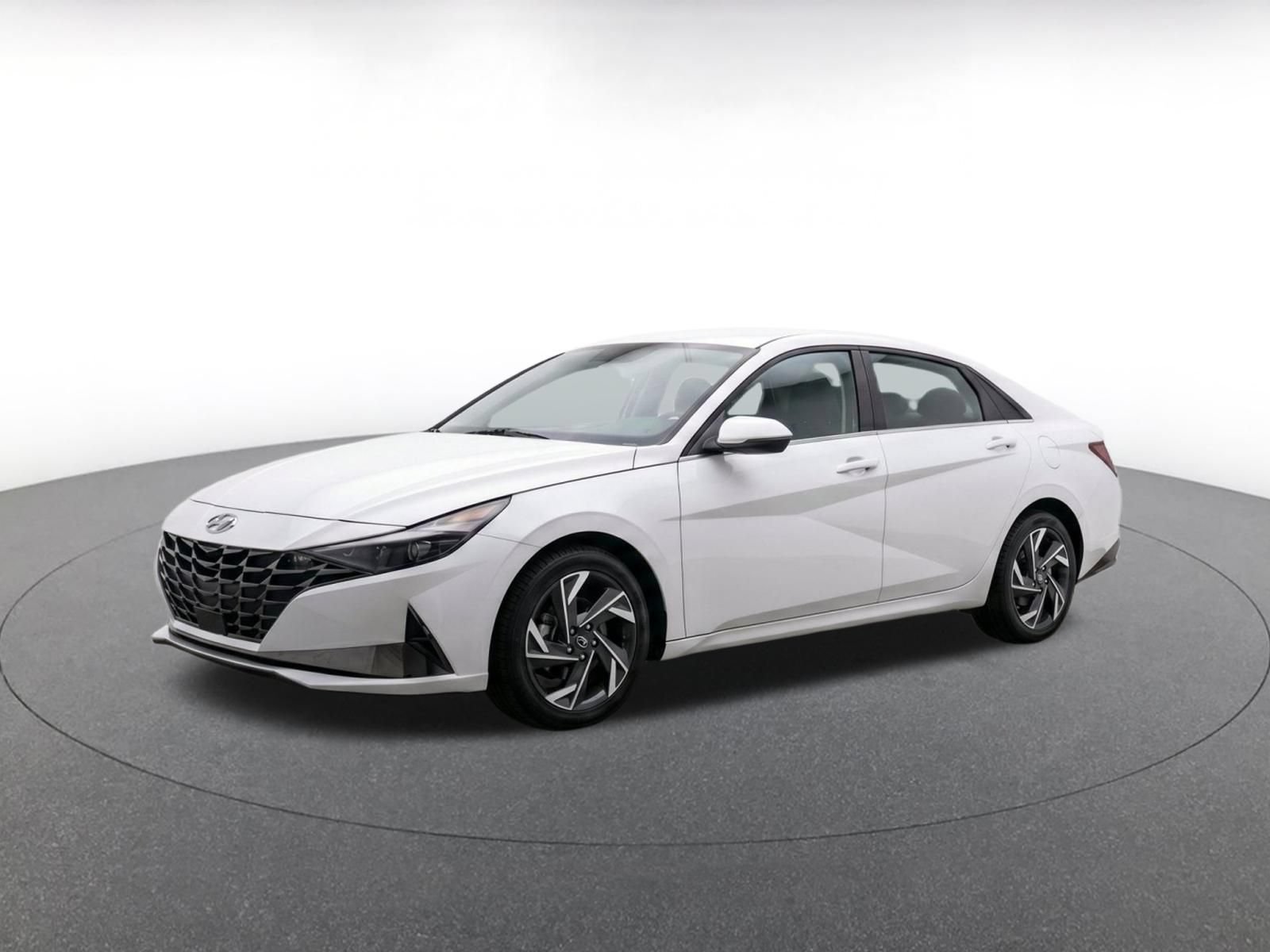 Thumbnail: 2025 Hyundai Elantra - 3