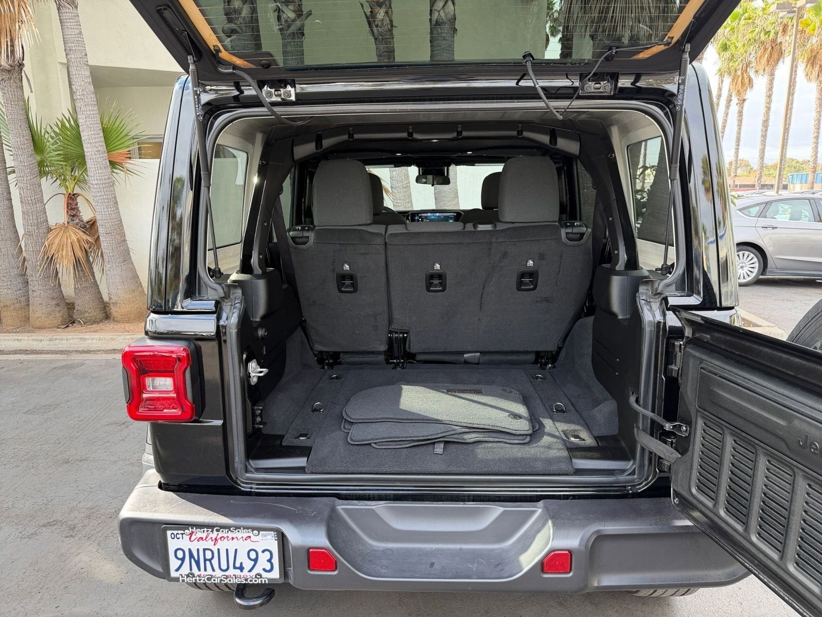 Thumbnail: 2025 Jeep Wrangler - 30