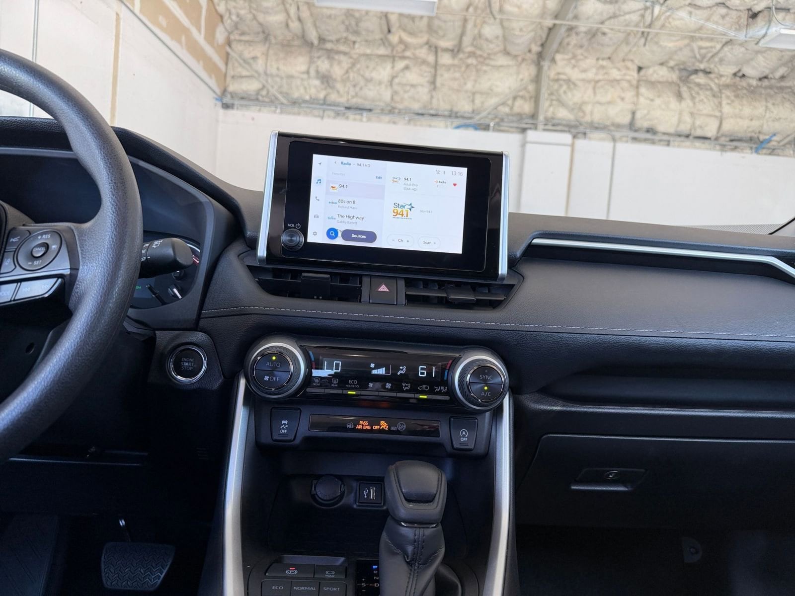 Thumbnail: 2025 Toyota RAV4 - 18