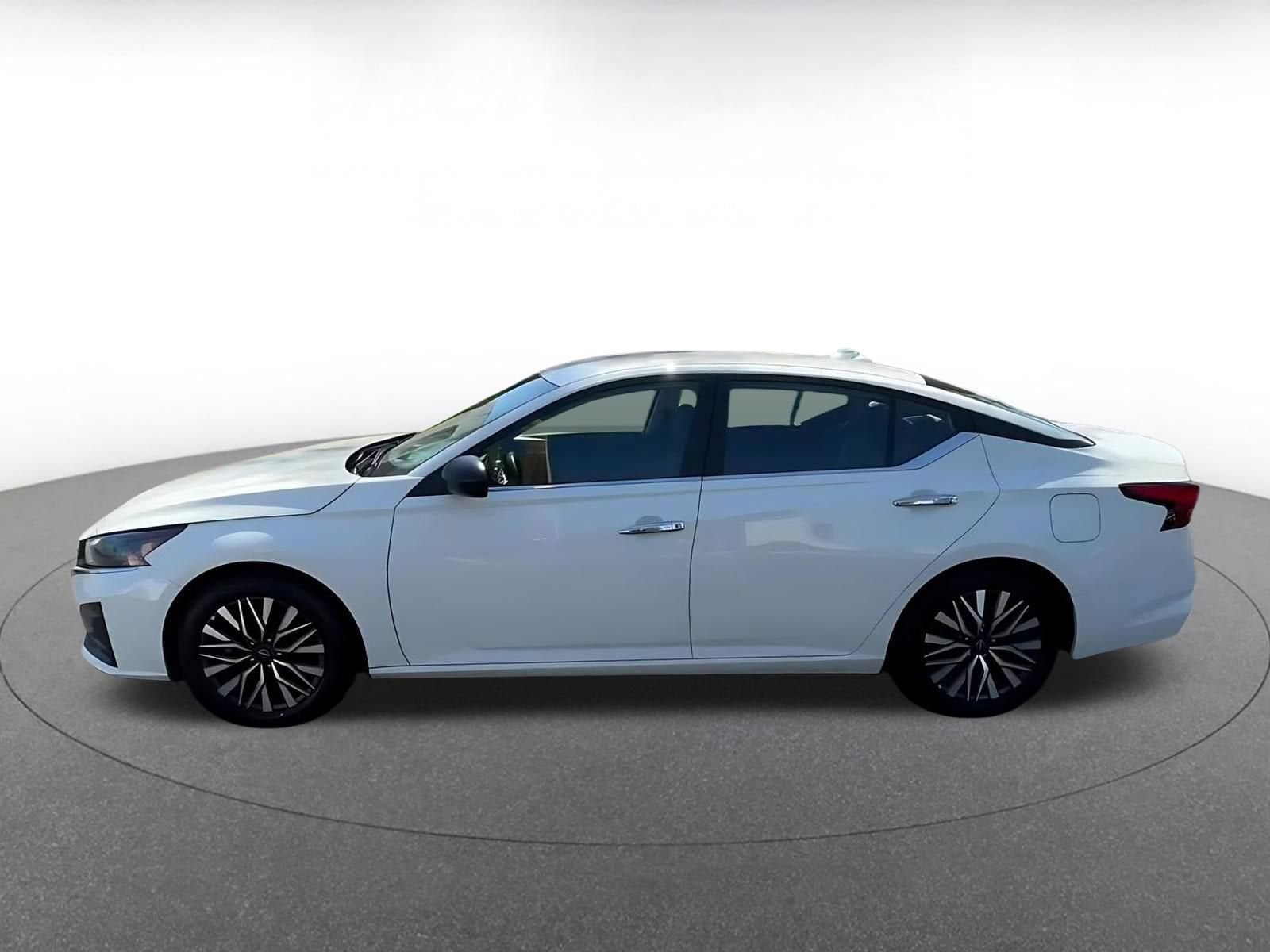 Thumbnail: 2025 Nissan Altima - 8