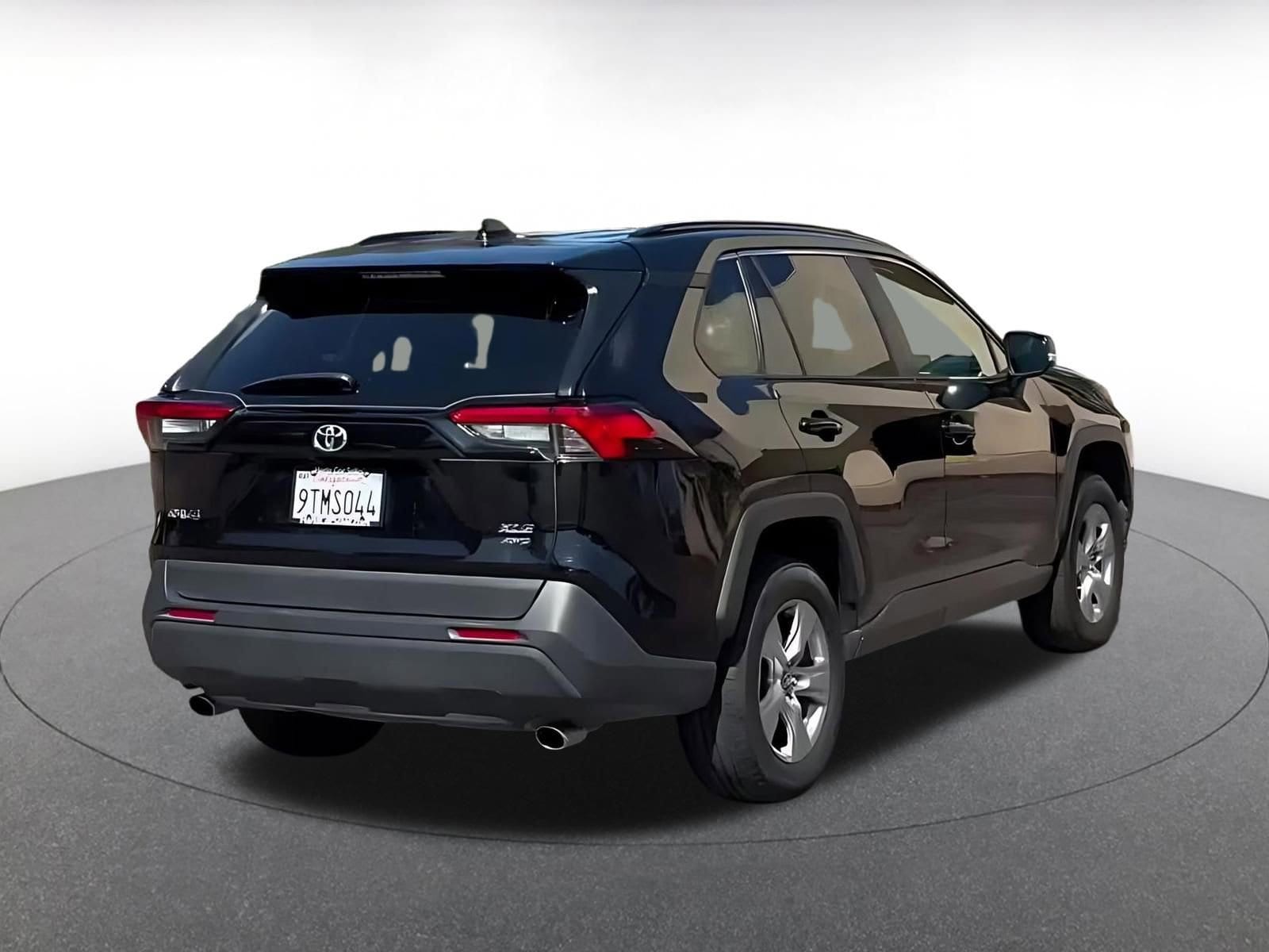 Thumbnail: 2025 Toyota RAV4 - 14