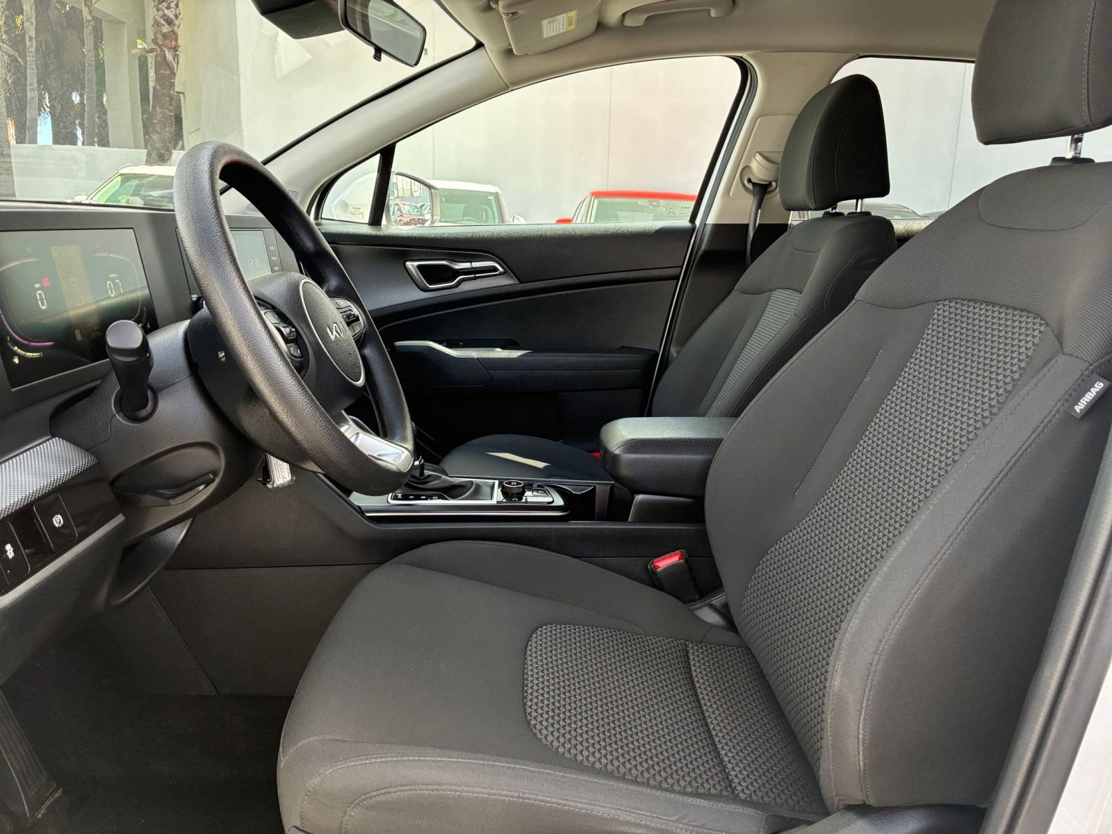 Thumbnail: 2025 Kia Sportage - 25