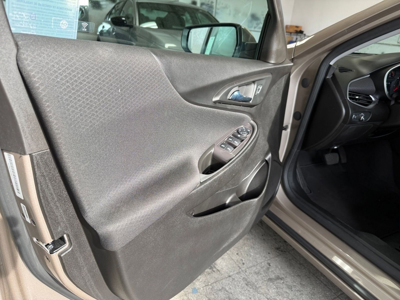 Thumbnail: 2023 Chevrolet Malibu - 20