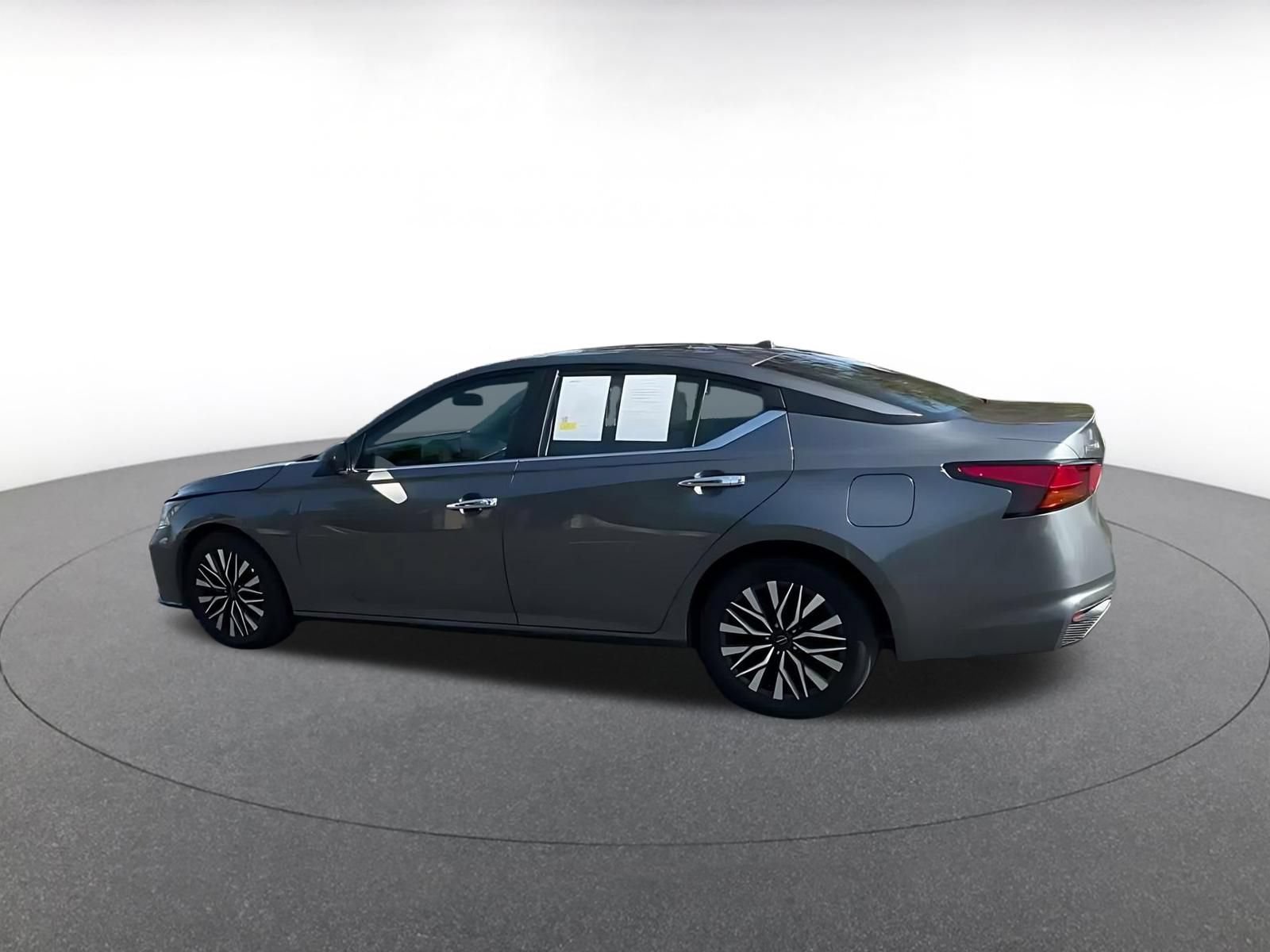 Thumbnail: 2025 Nissan Altima - 10