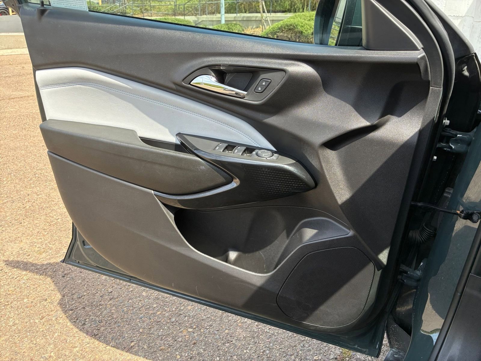 Thumbnail: 2025 Chevrolet Trax - 18