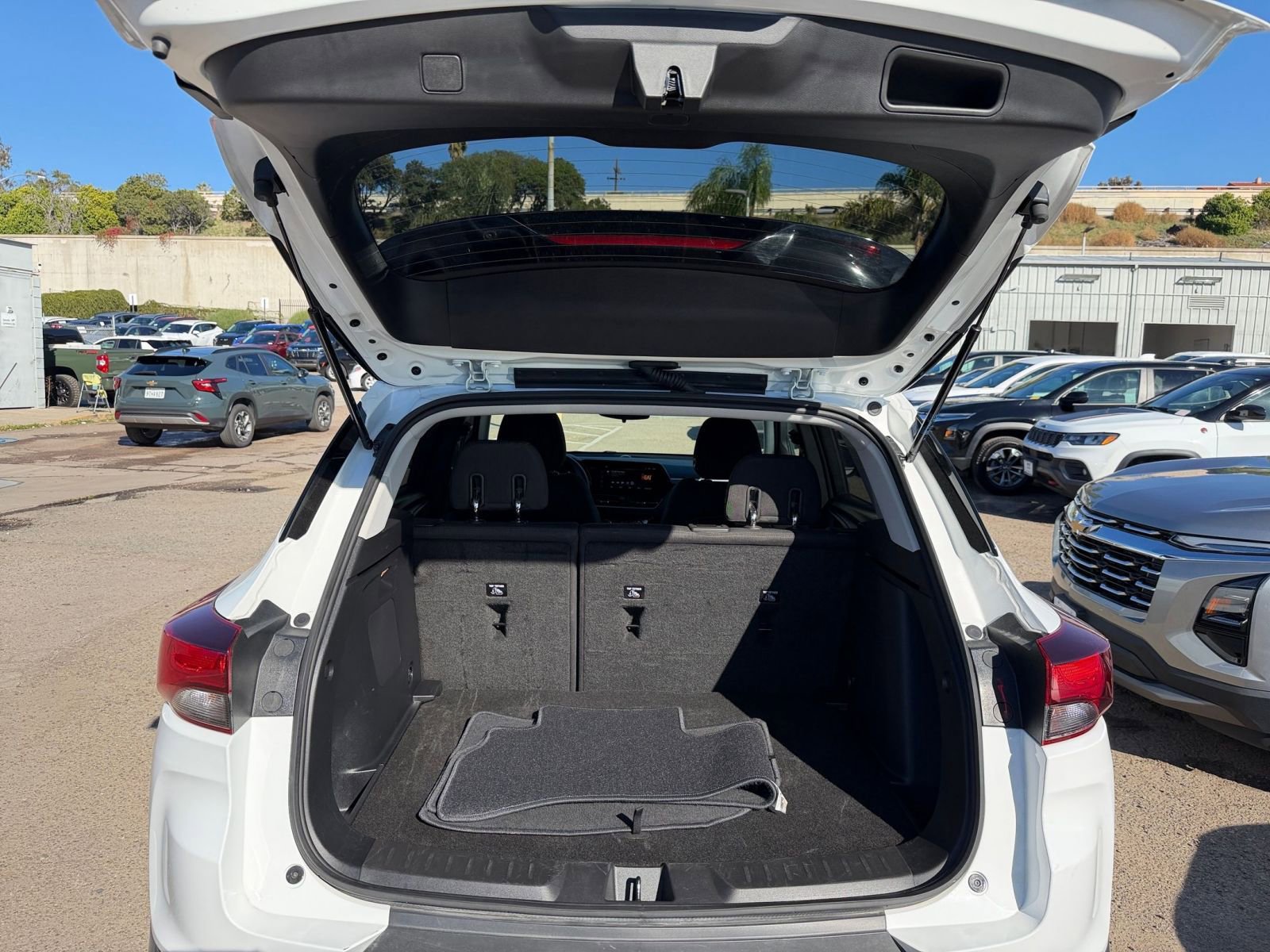 Thumbnail: 2025 Chevrolet TrailBlazer - 29