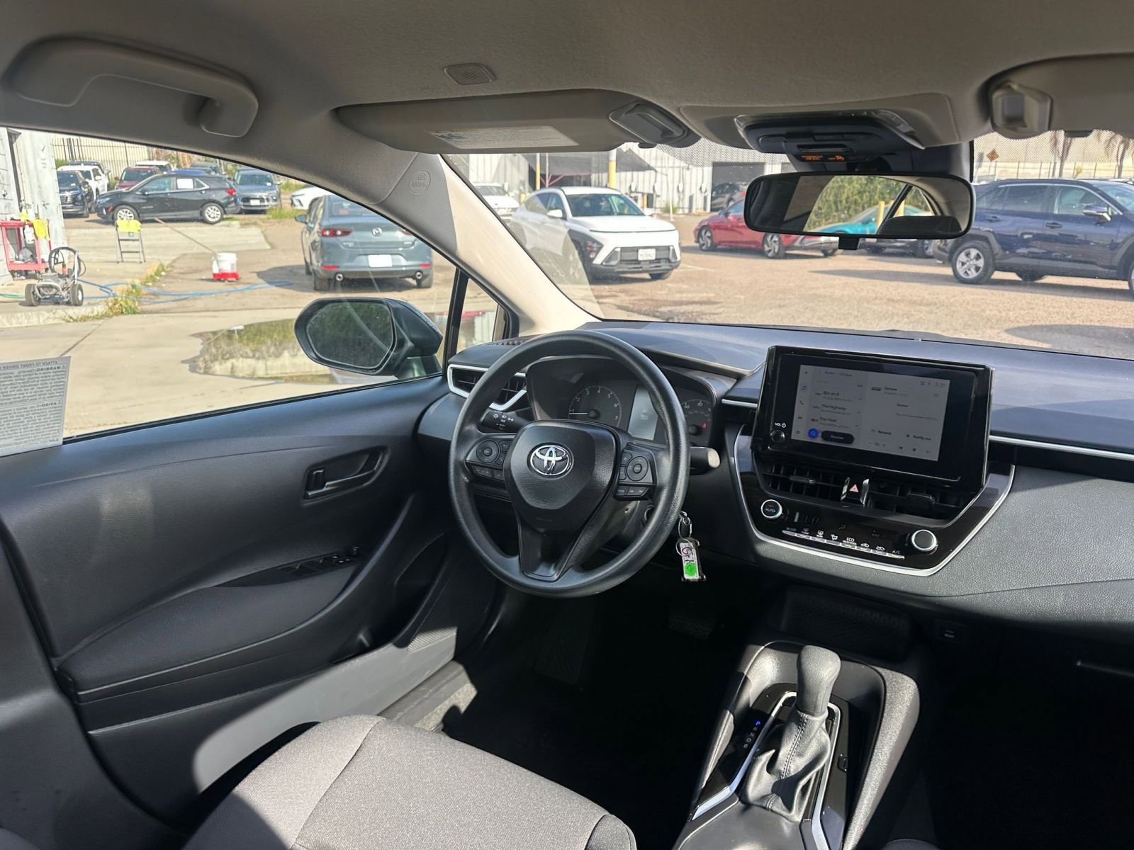 Thumbnail: 2025 Toyota Corolla - 32