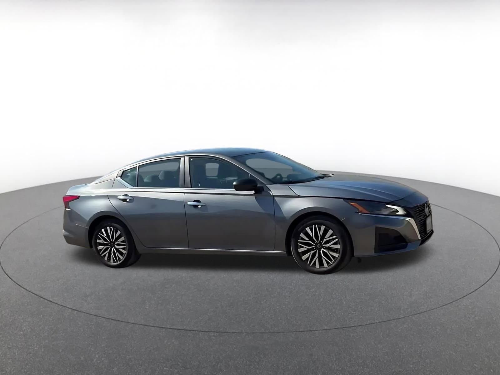Thumbnail: 2025 Nissan Altima - 2