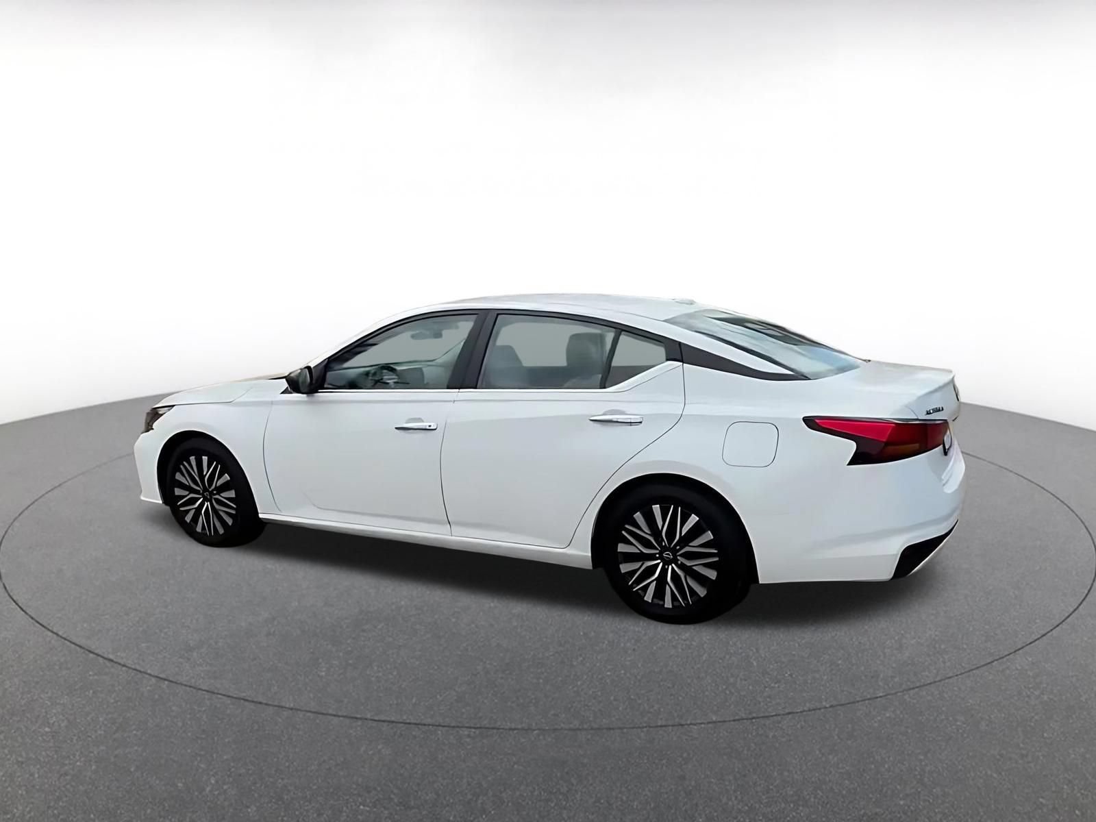 Thumbnail: 2025 Nissan Altima - 4