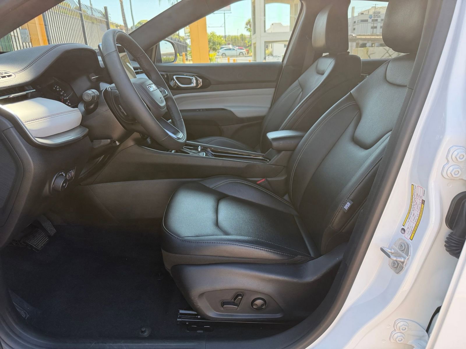 Thumbnail: 2025 Jeep Compass - 27