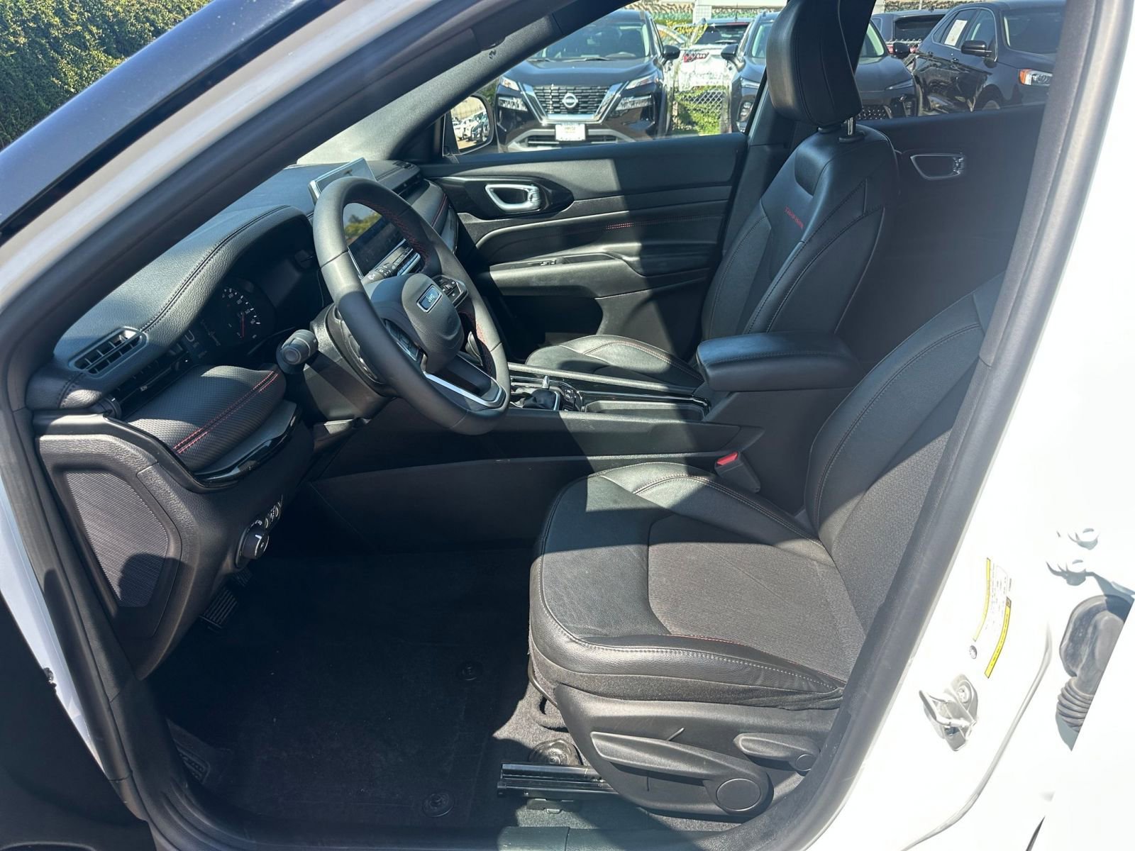 Thumbnail: 2025 Jeep Compass - 25