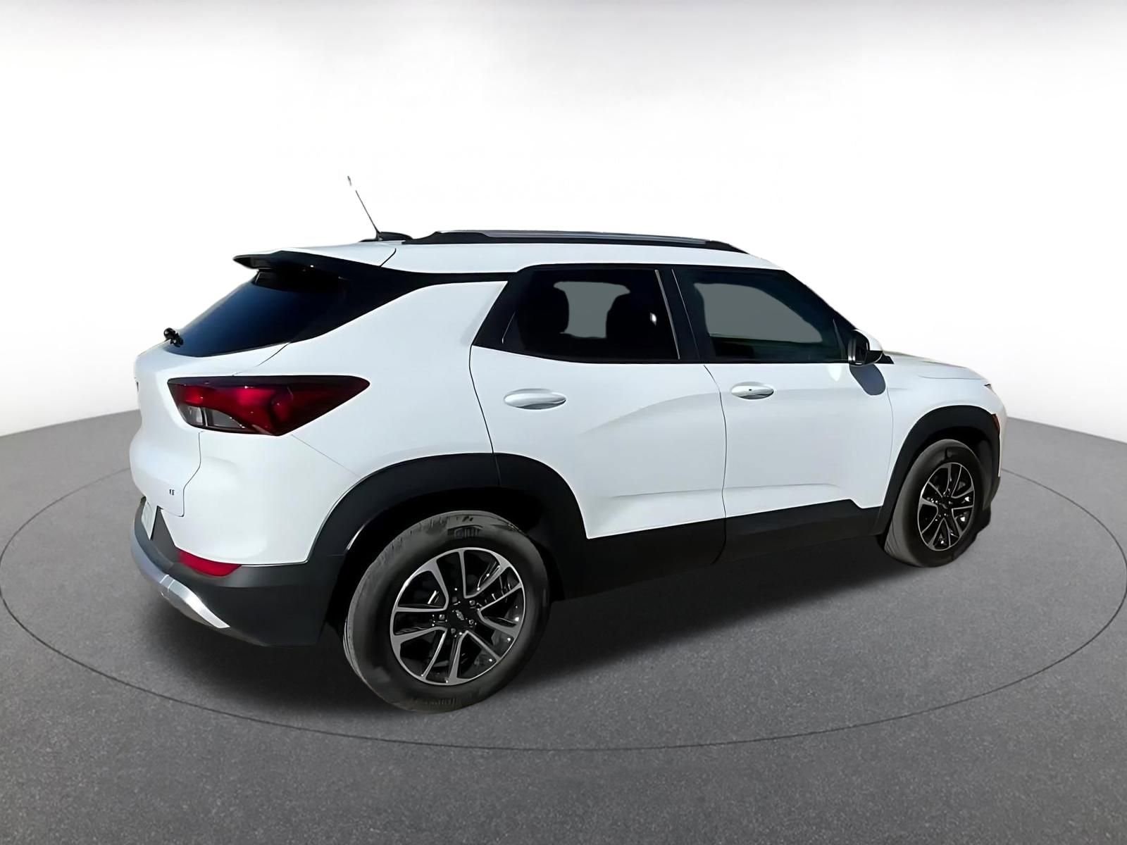 Thumbnail: 2025 Chevrolet TrailBlazer - 15