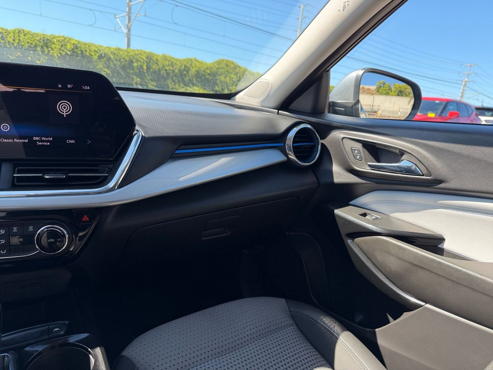 Thumbnail: 2025 Chevrolet Trax - 33