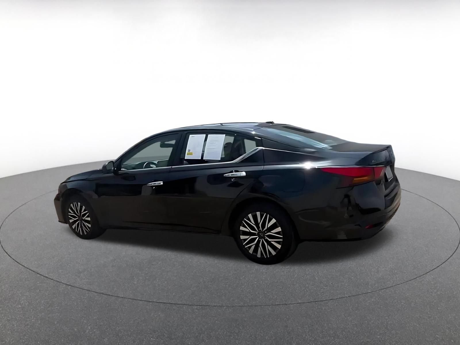 Thumbnail: 2025 Nissan Altima - 10