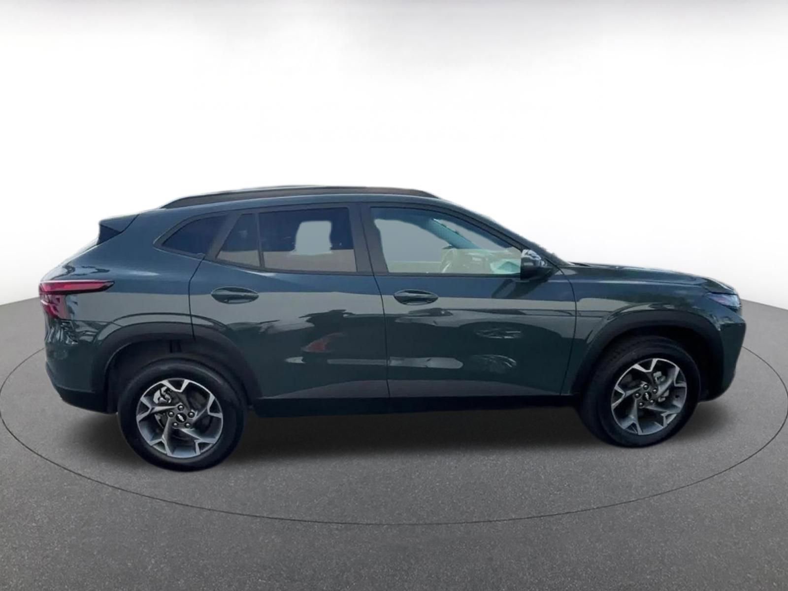 Thumbnail: 2025 Chevrolet Trax - 16