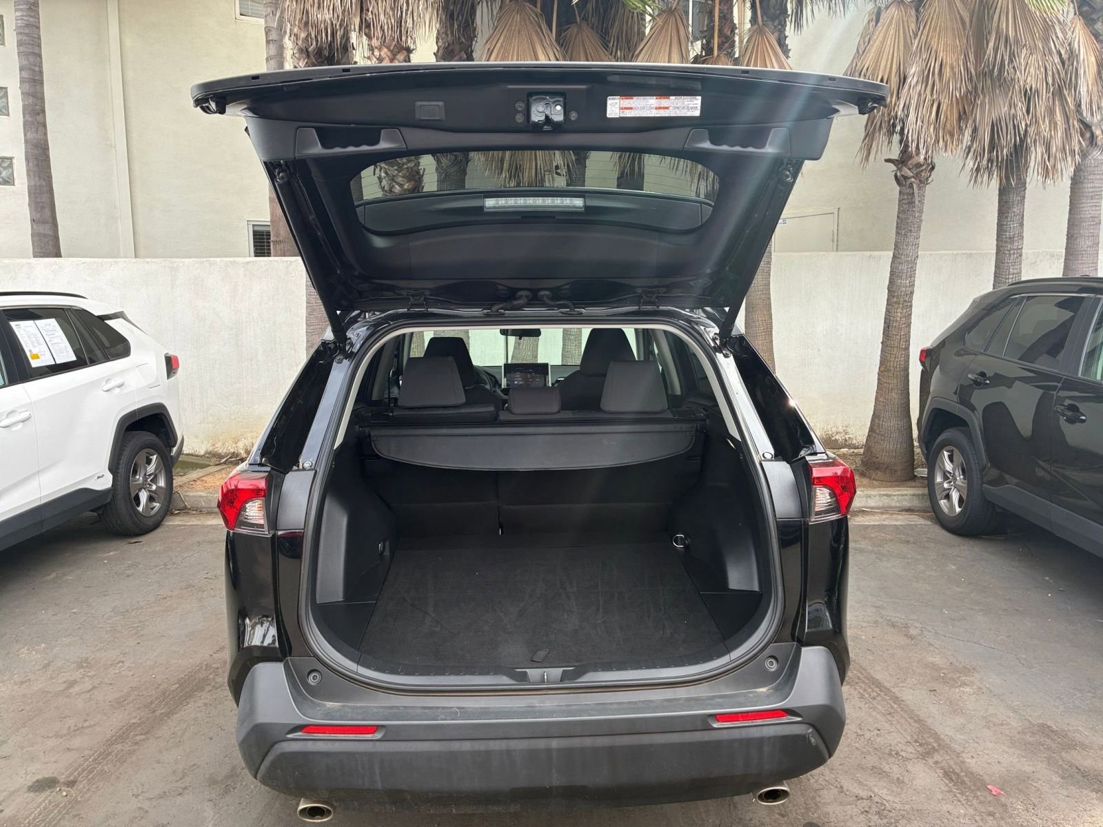 Thumbnail: 2025 Toyota RAV4 - 33