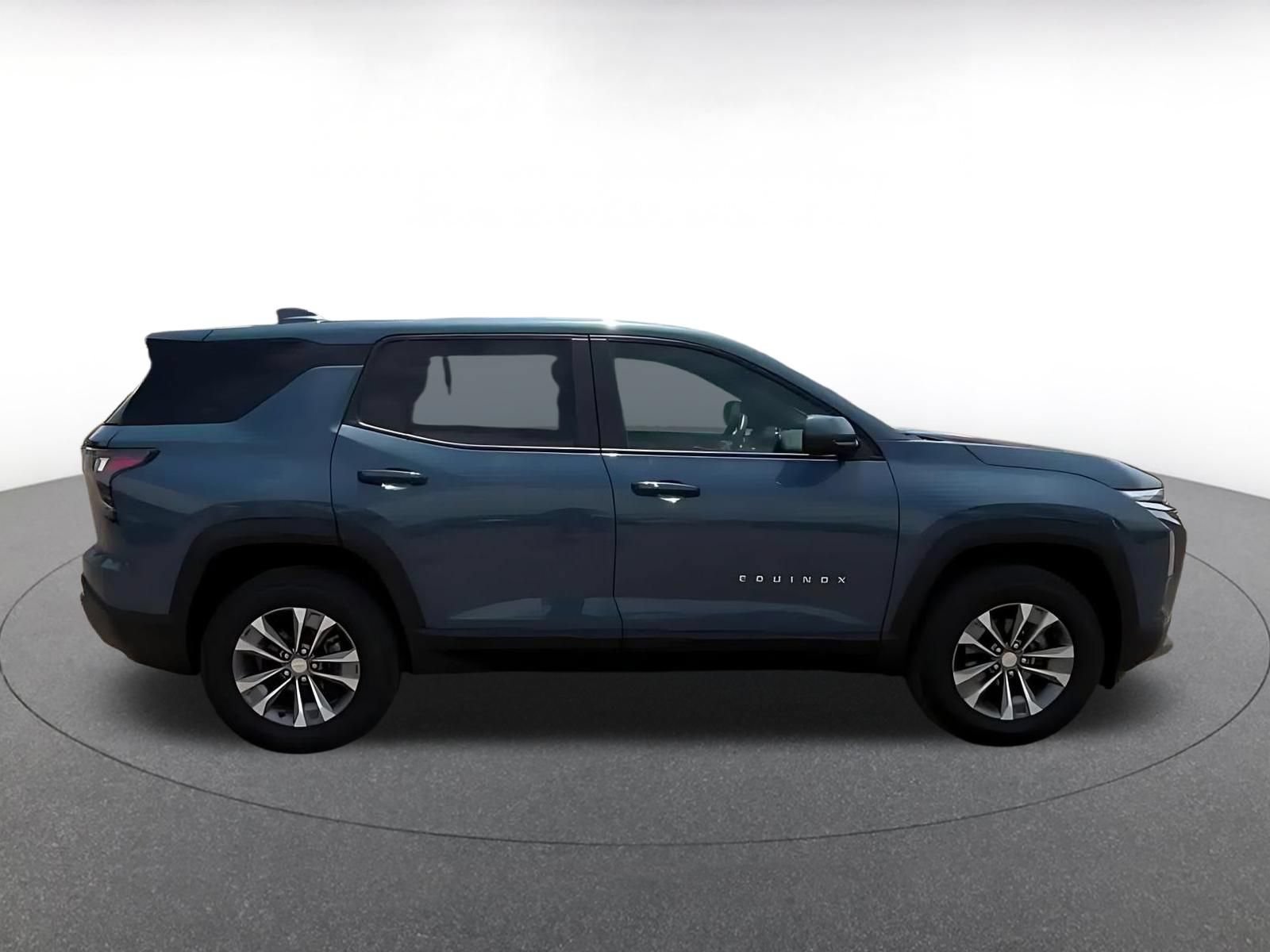 Thumbnail: 2025 Chevrolet Equinox - 16
