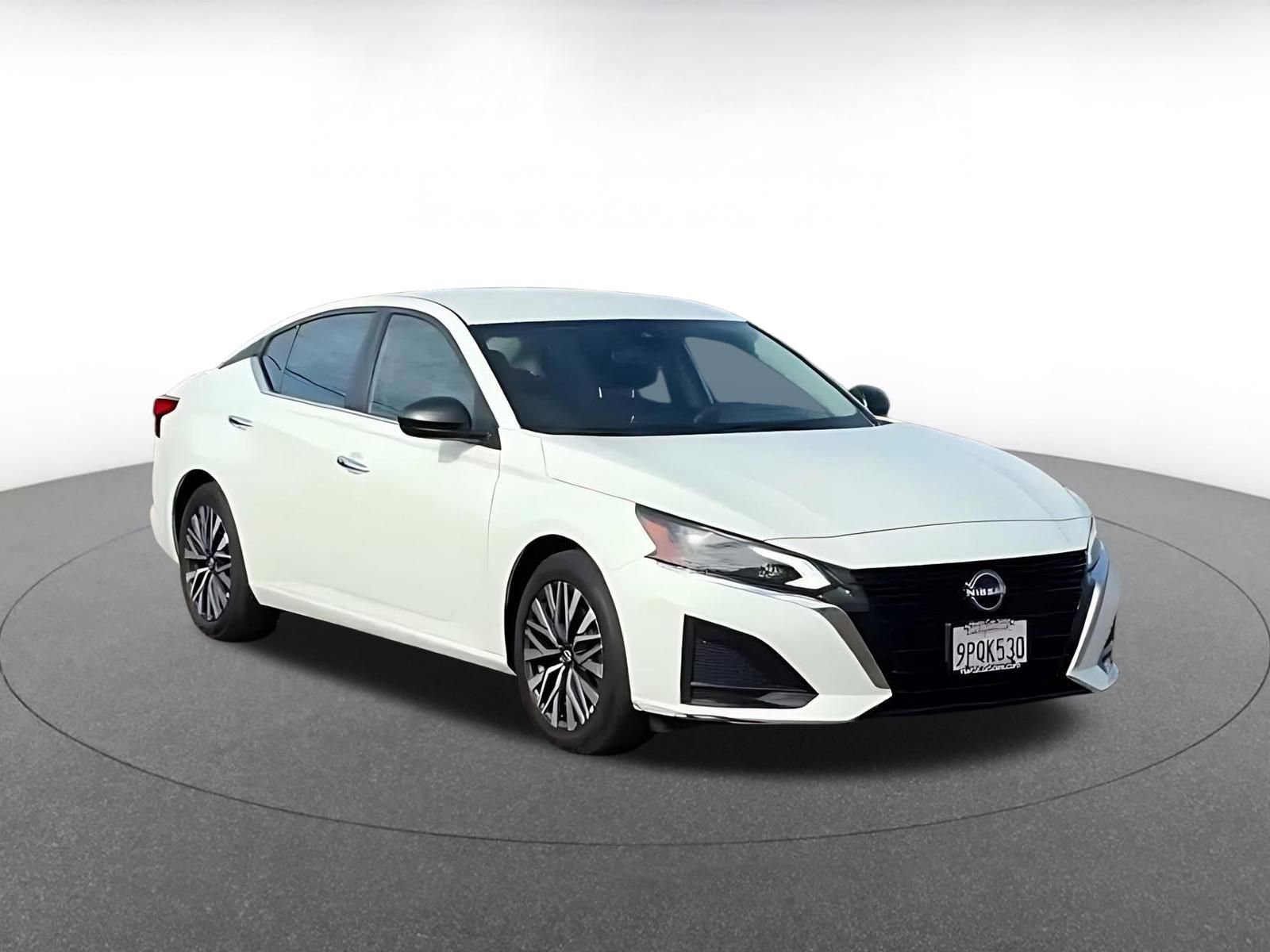 Thumbnail: 2025 Nissan Altima - 3