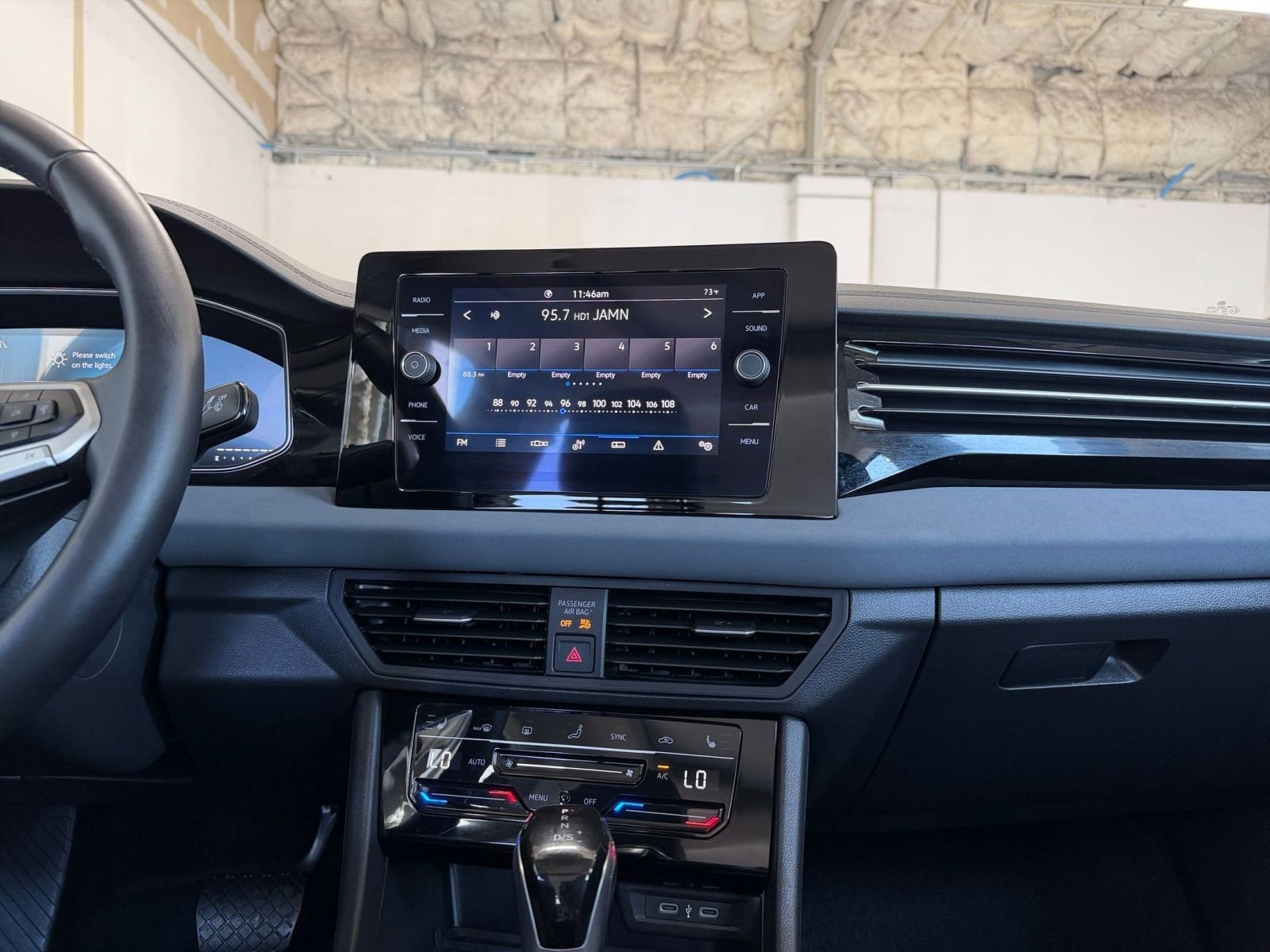 Thumbnail: 2025 Volkswagen Jetta - 18