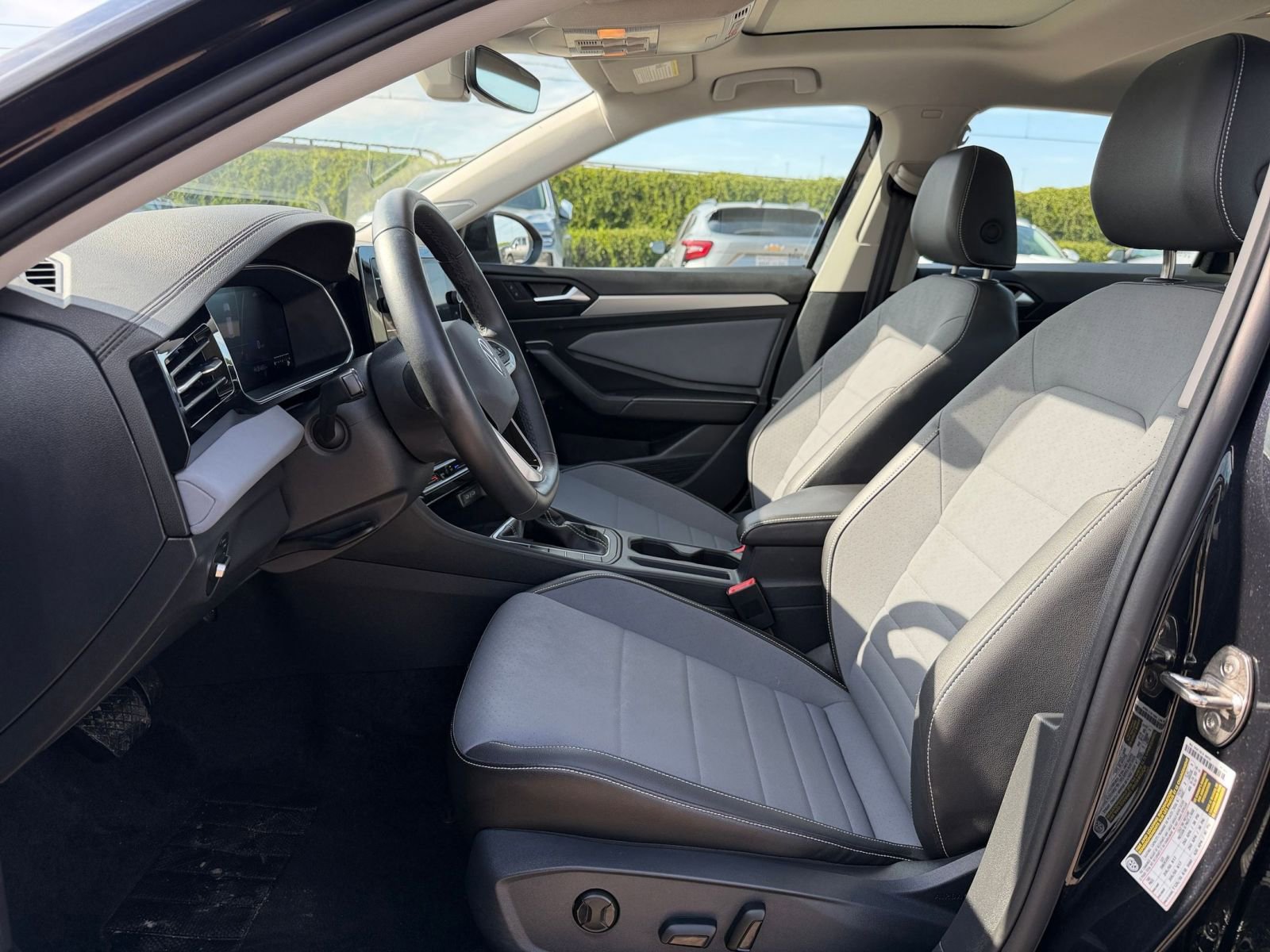 Thumbnail: 2025 Volkswagen Jetta - 25