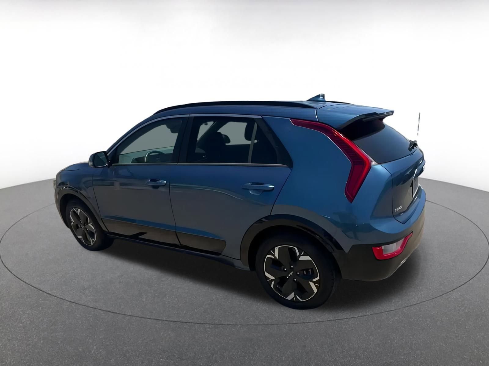 Thumbnail: 2023 Kia Niro - 10