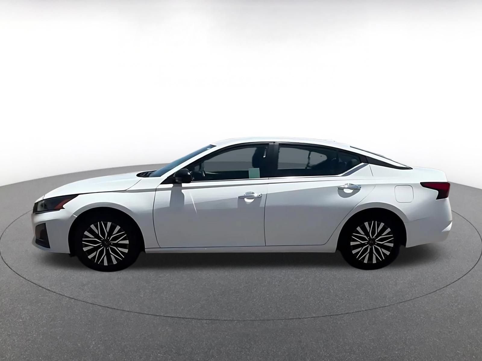 Thumbnail: 2025 Nissan Altima - 11