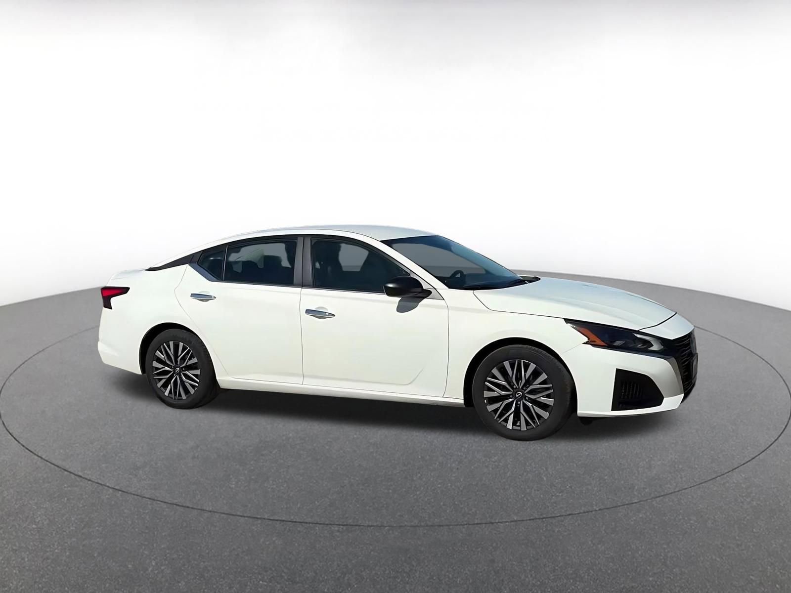 Thumbnail: 2025 Nissan Altima - 2