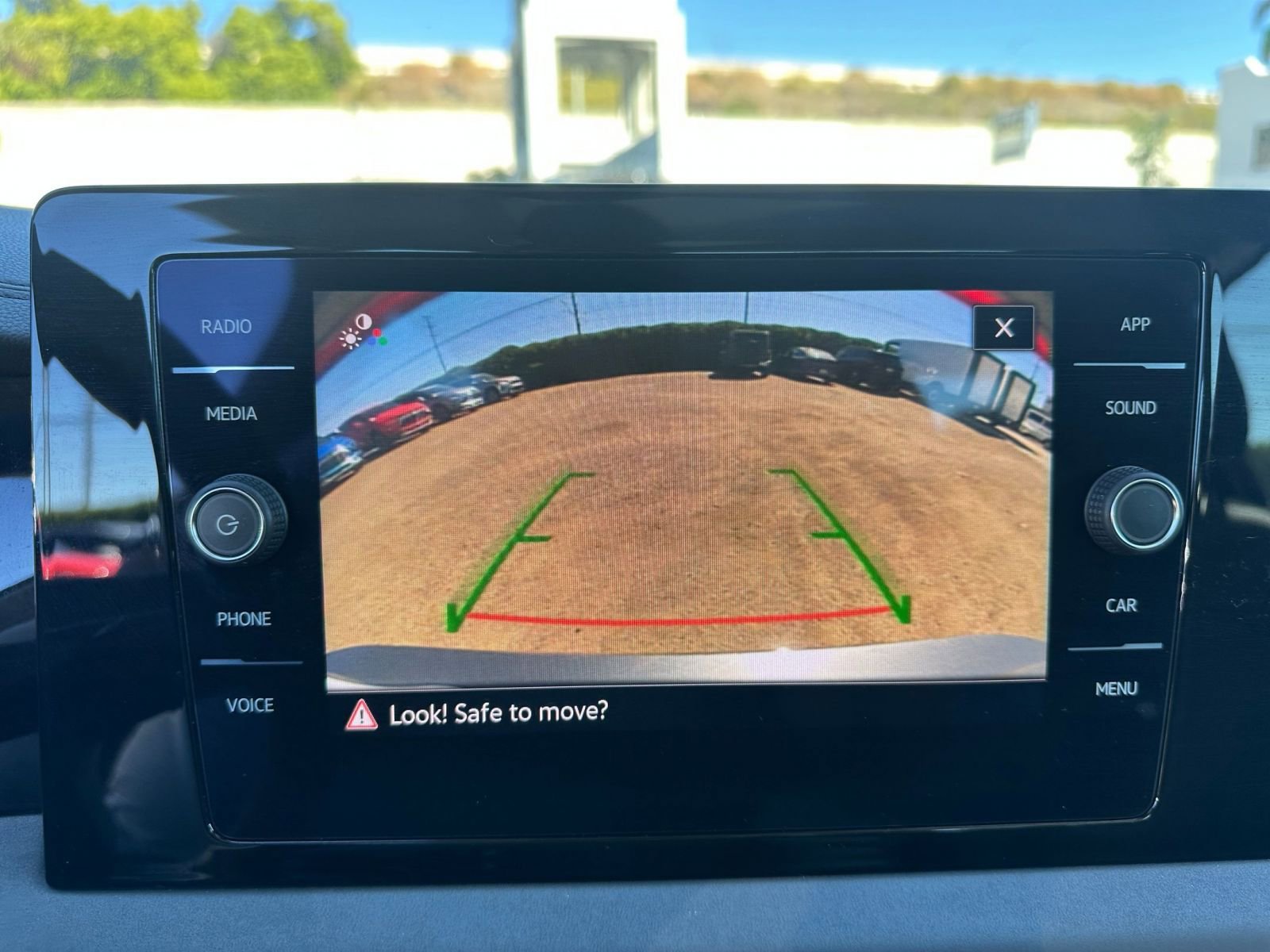 Thumbnail: 2025 Volkswagen Jetta - 17