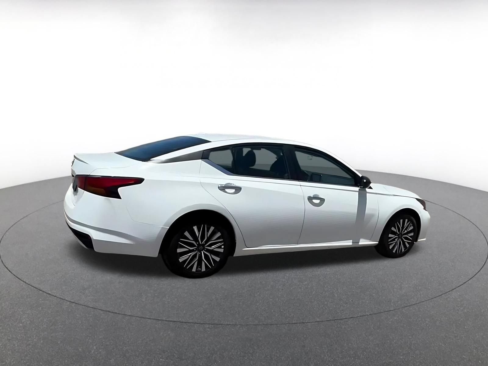 Thumbnail: 2025 Nissan Altima - 12