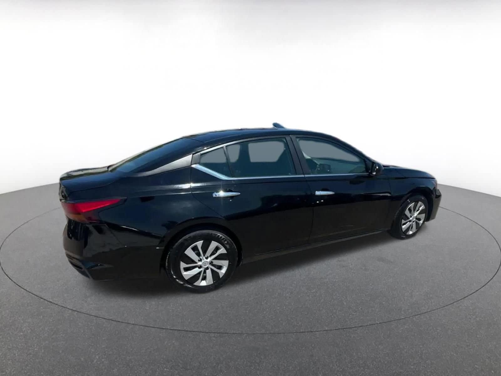 Thumbnail: 2023 Nissan Altima - 15