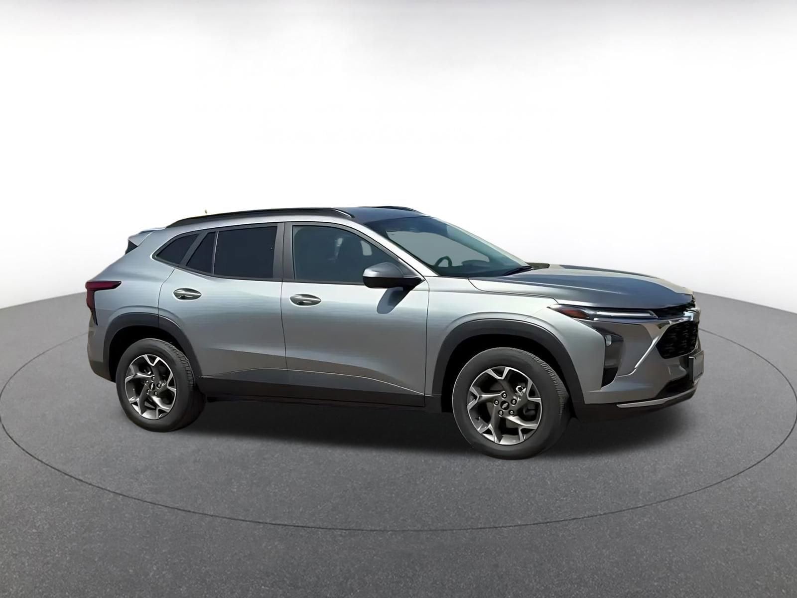 Thumbnail: 2025 Chevrolet Trax - 2