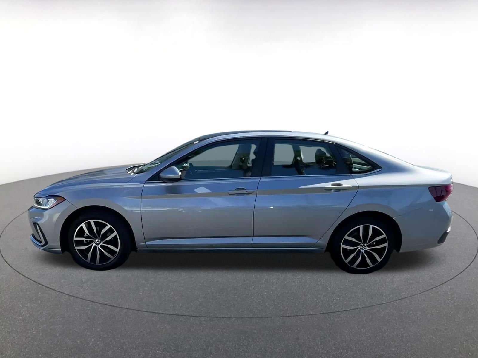 Thumbnail: 2025 Volkswagen Jetta - 9