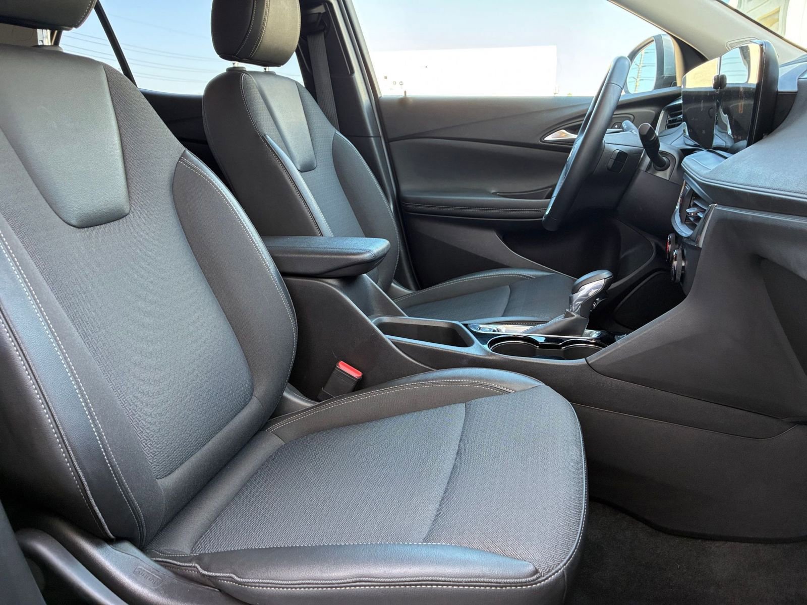 Thumbnail: 2025 Buick Encore GX - 35