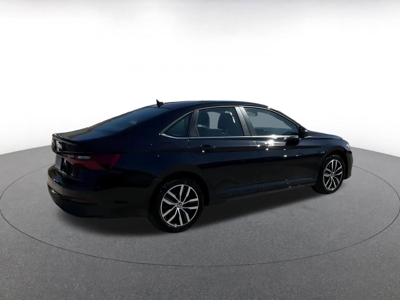 Thumbnail: 2025 Volkswagen Jetta - 14